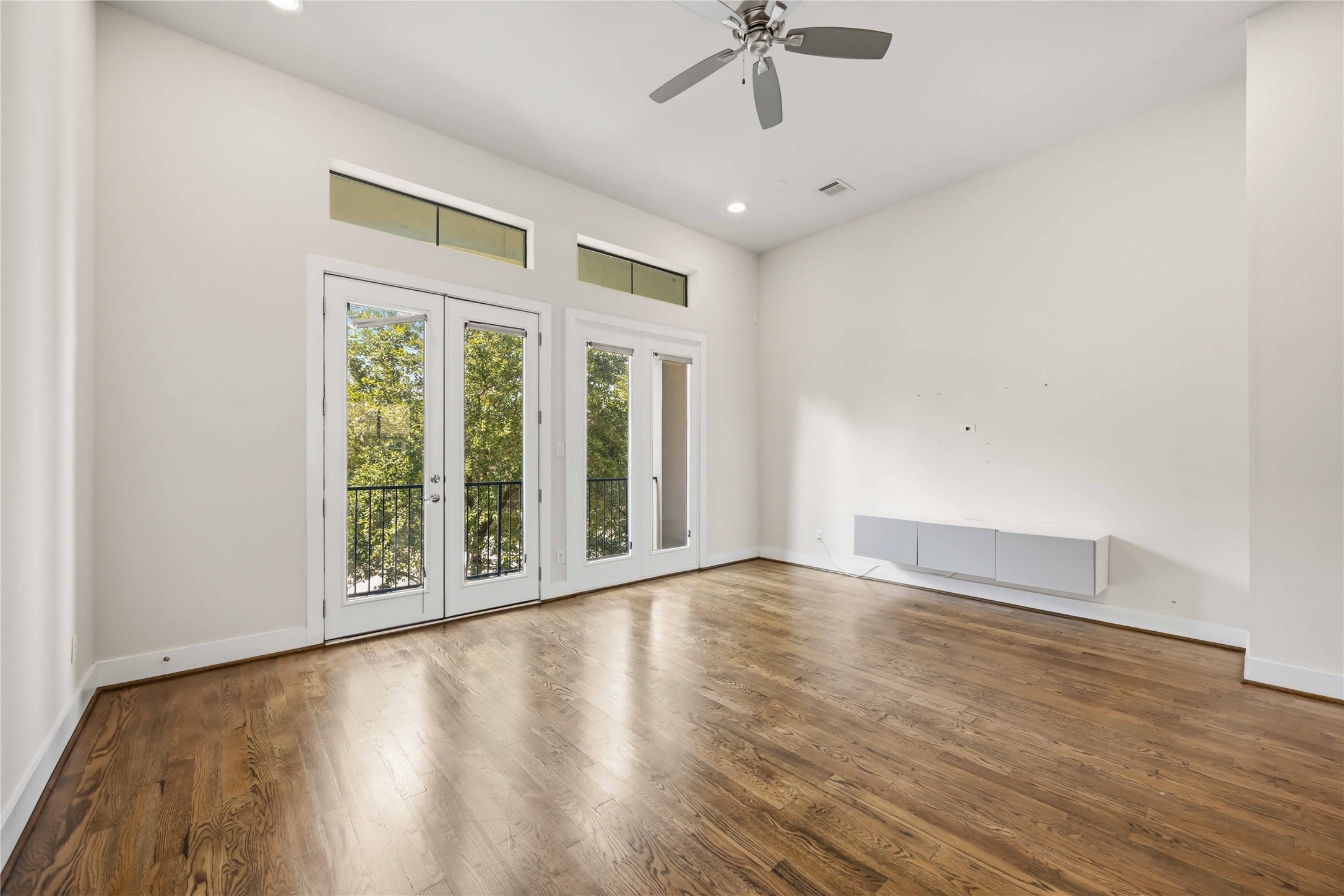  1208 W Dallas Street - 物件實景