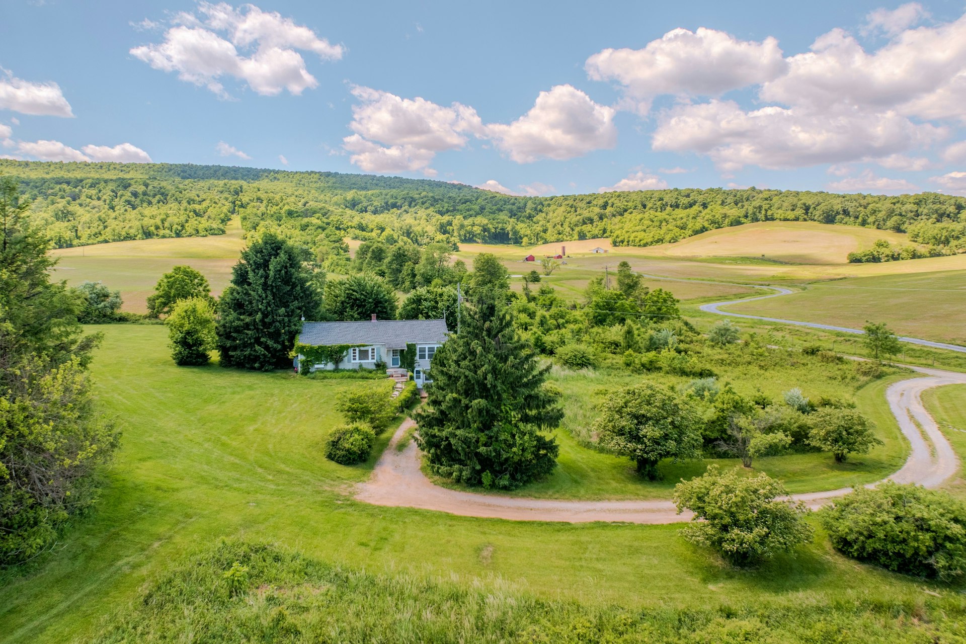  35339 Appalachian Trail Road, Round Hill, VA 20141 - 物件實景