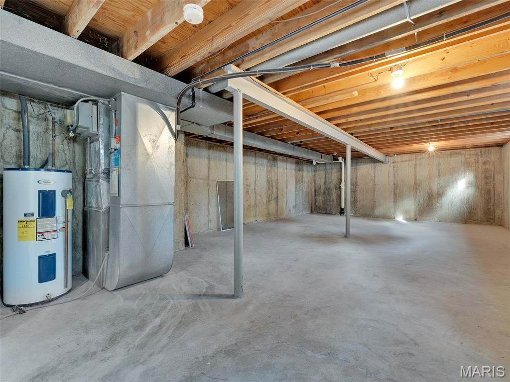 Ballwin, Missouri, 63011, United States, 5 Bedrooms Bedrooms, ,3 BathroomsBathrooms,Residential,For Sale,1992097