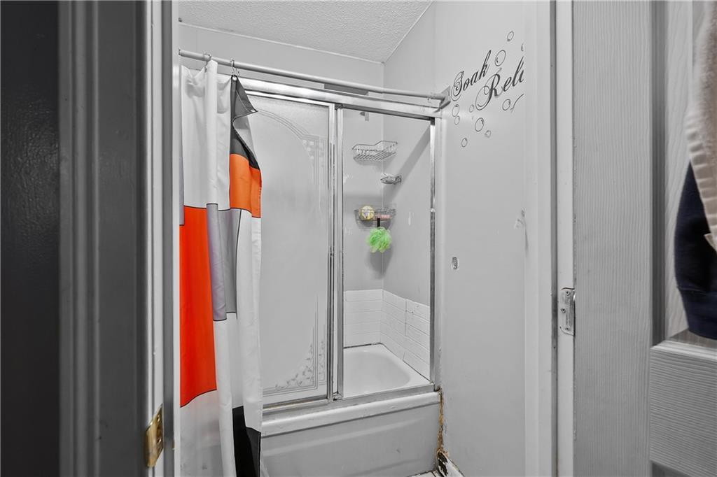 Woonsocket, Rhode Island, 02895, United States, 7 Bedrooms Bedrooms, ,3 BathroomsBathrooms,Residential,For Sale,1935382