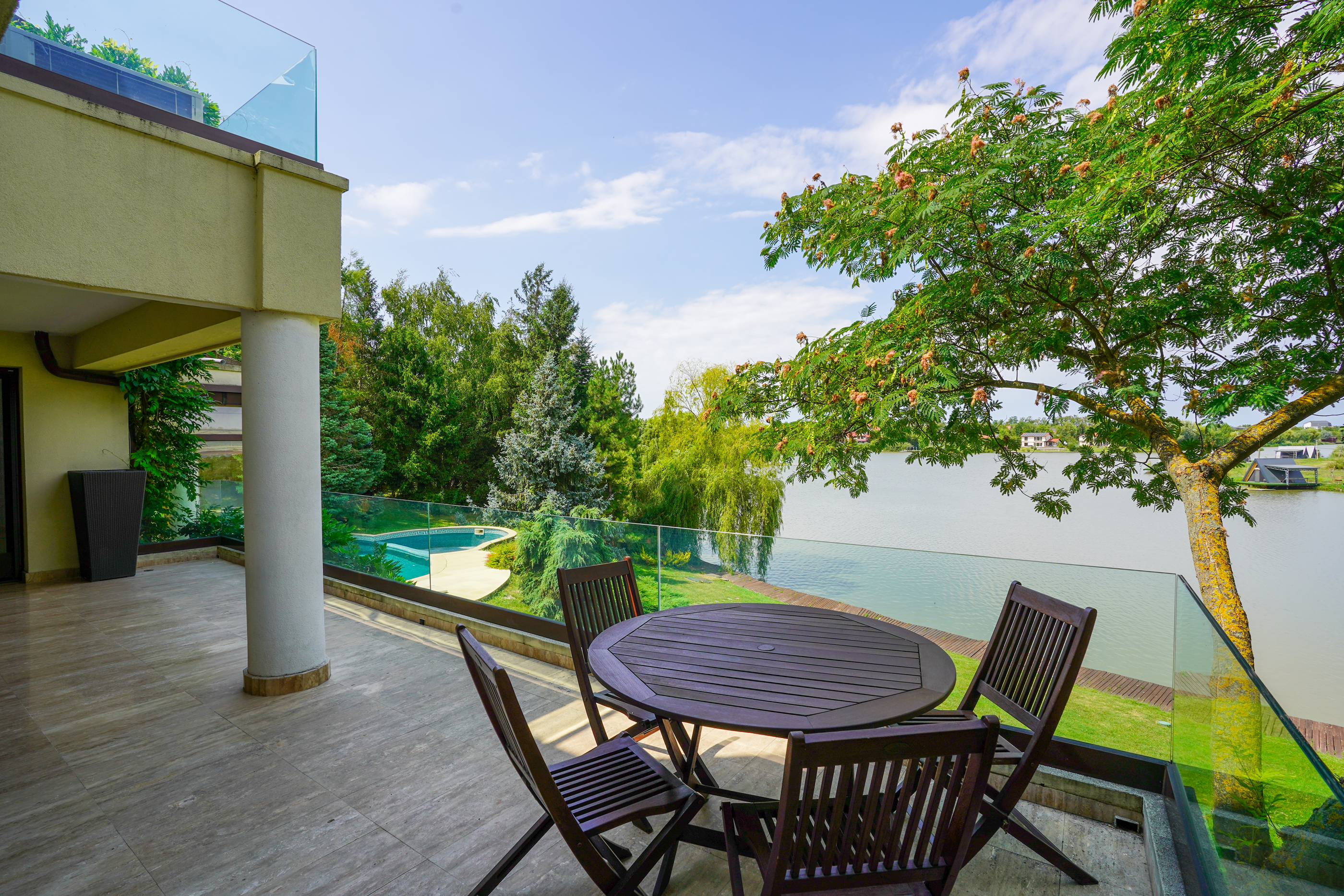  Villa with Private Peninsula and Panoramic Lake Views, Corbeanca - 物件實景