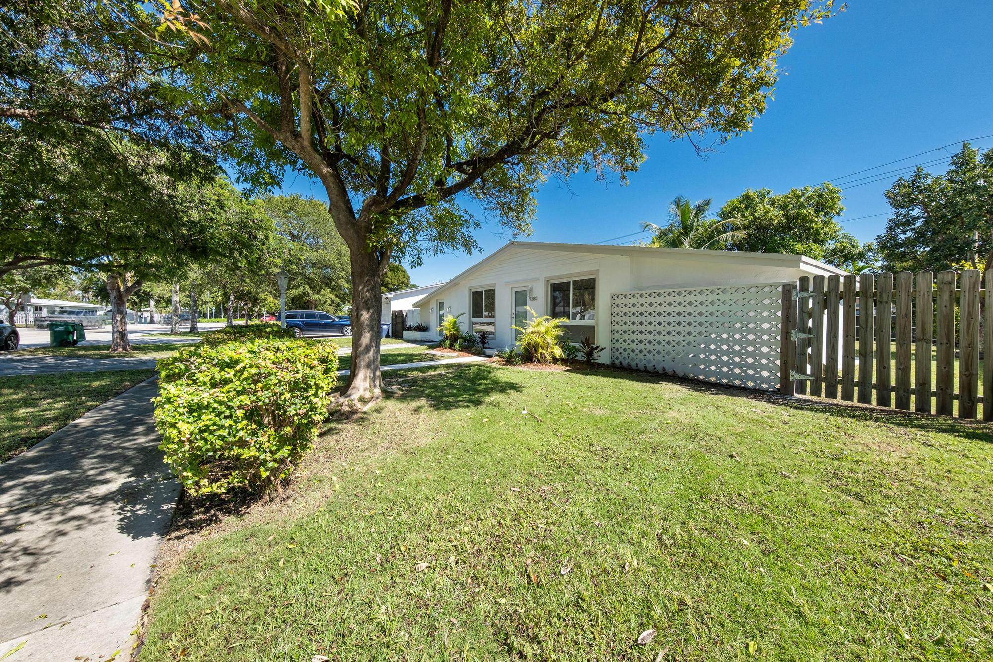Cutler Bay, Florida, 33189, United States, 5 Bedrooms Bedrooms, ,2 BathroomsBathrooms,Residential,For Sale,1987060