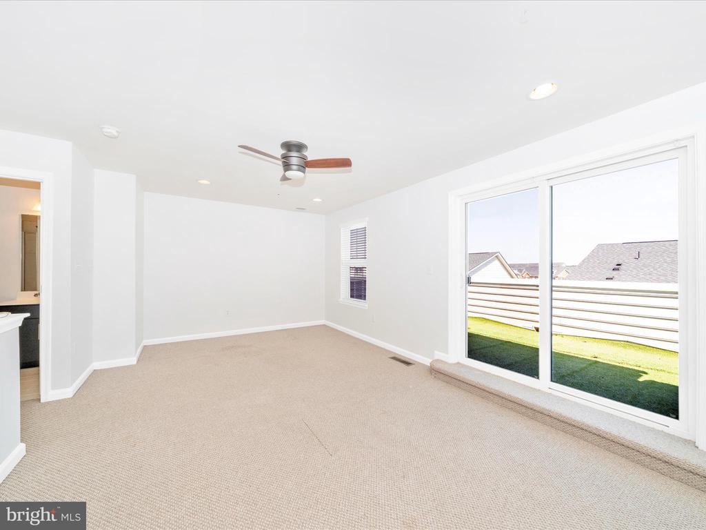 Greenbelt, Maryland, 20770, United States, 3 Bedrooms Bedrooms, ,4 BathroomsBathrooms,Residential,For Sale,1981928