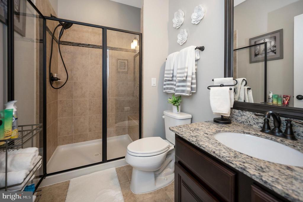 Fredericksburg, Virginia, 22406, United States, 5 Bedrooms Bedrooms, ,6 BathroomsBathrooms,Residential,For Sale,1981857