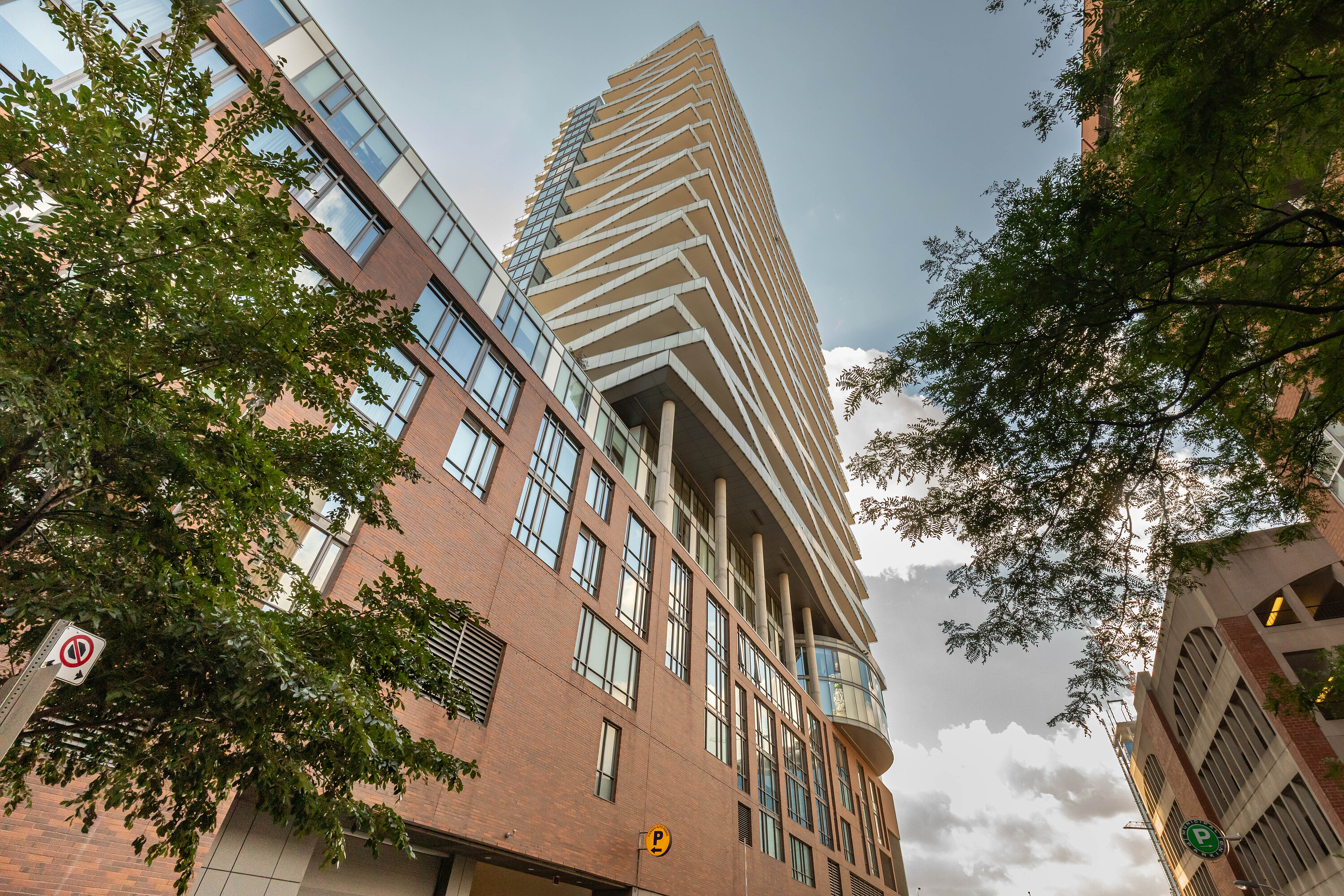  Modern Condo Living - 物件實景