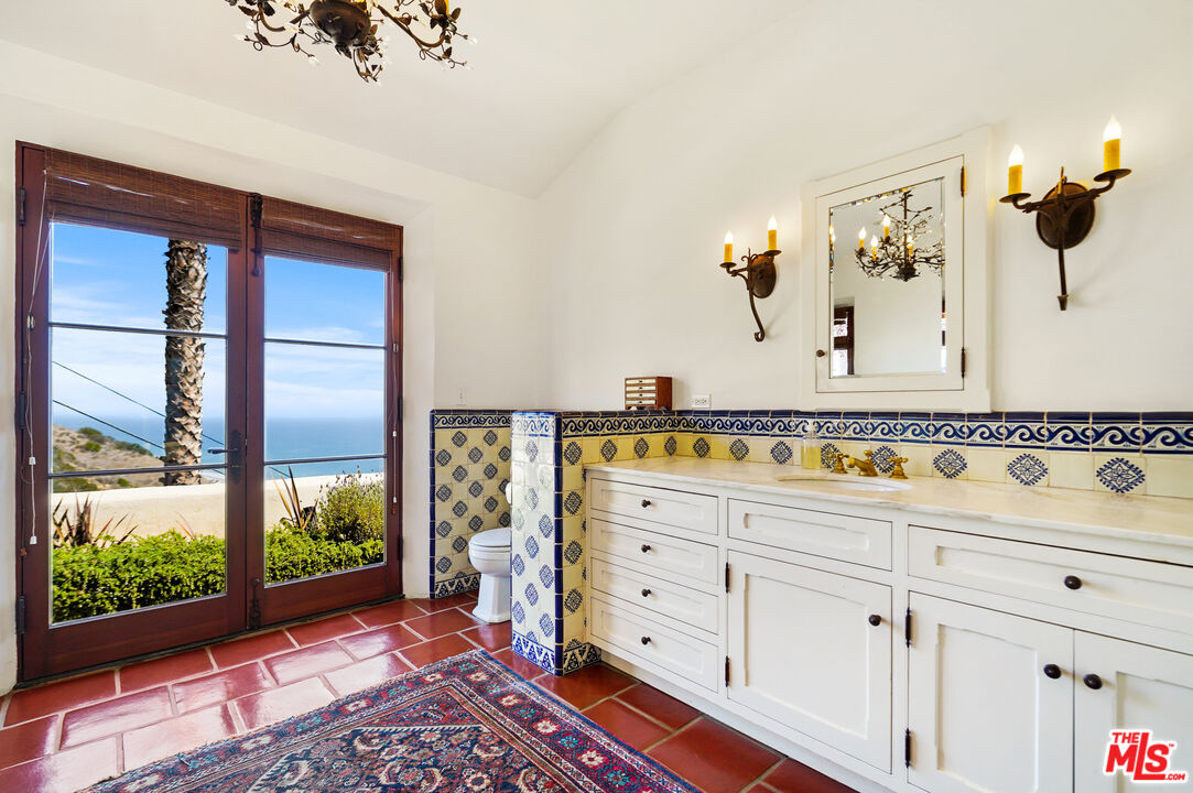 Malibu, California, 90265, United States, 3 Bedrooms Bedrooms, ,4 BathroomsBathrooms,Residential,For Sale,1846867