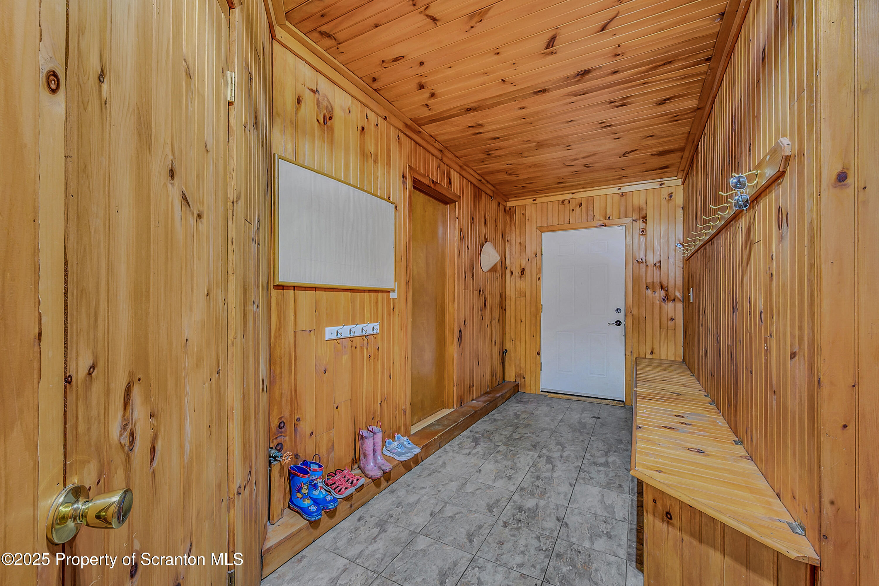 Clarks Summit, Pennsylvania, 18411, United States, 5 Bedrooms Bedrooms, ,4 BathroomsBathrooms,Residential,For Sale,1971485