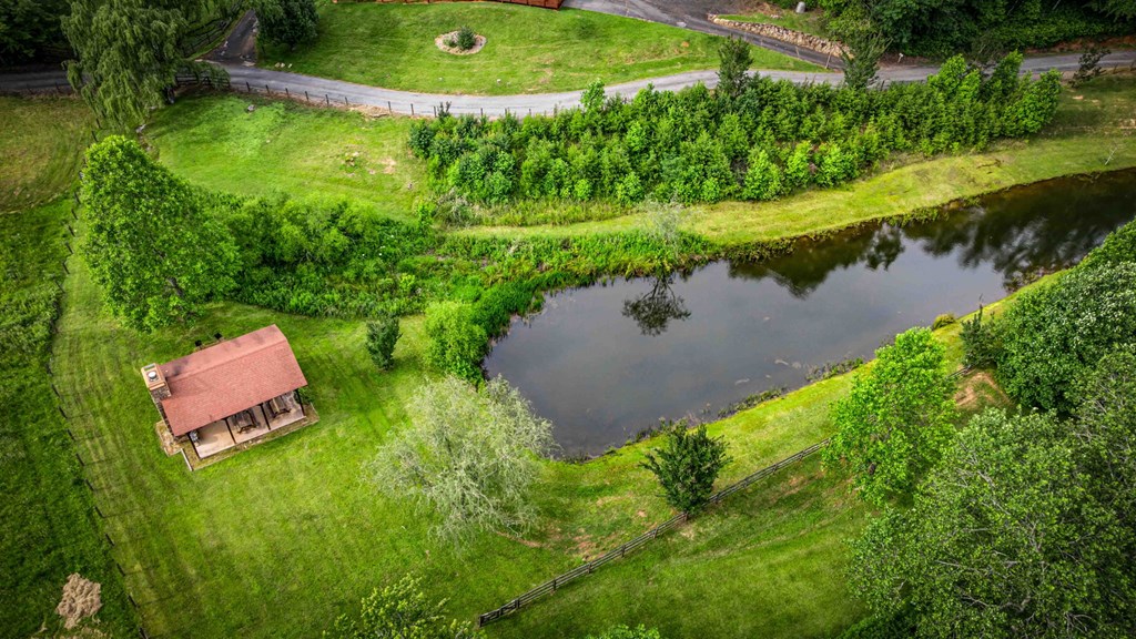 Blue Ridge, Georgia, 30513, United States, 3 Bedrooms Bedrooms, ,3 BathroomsBathrooms,Residential,For Sale,1974409