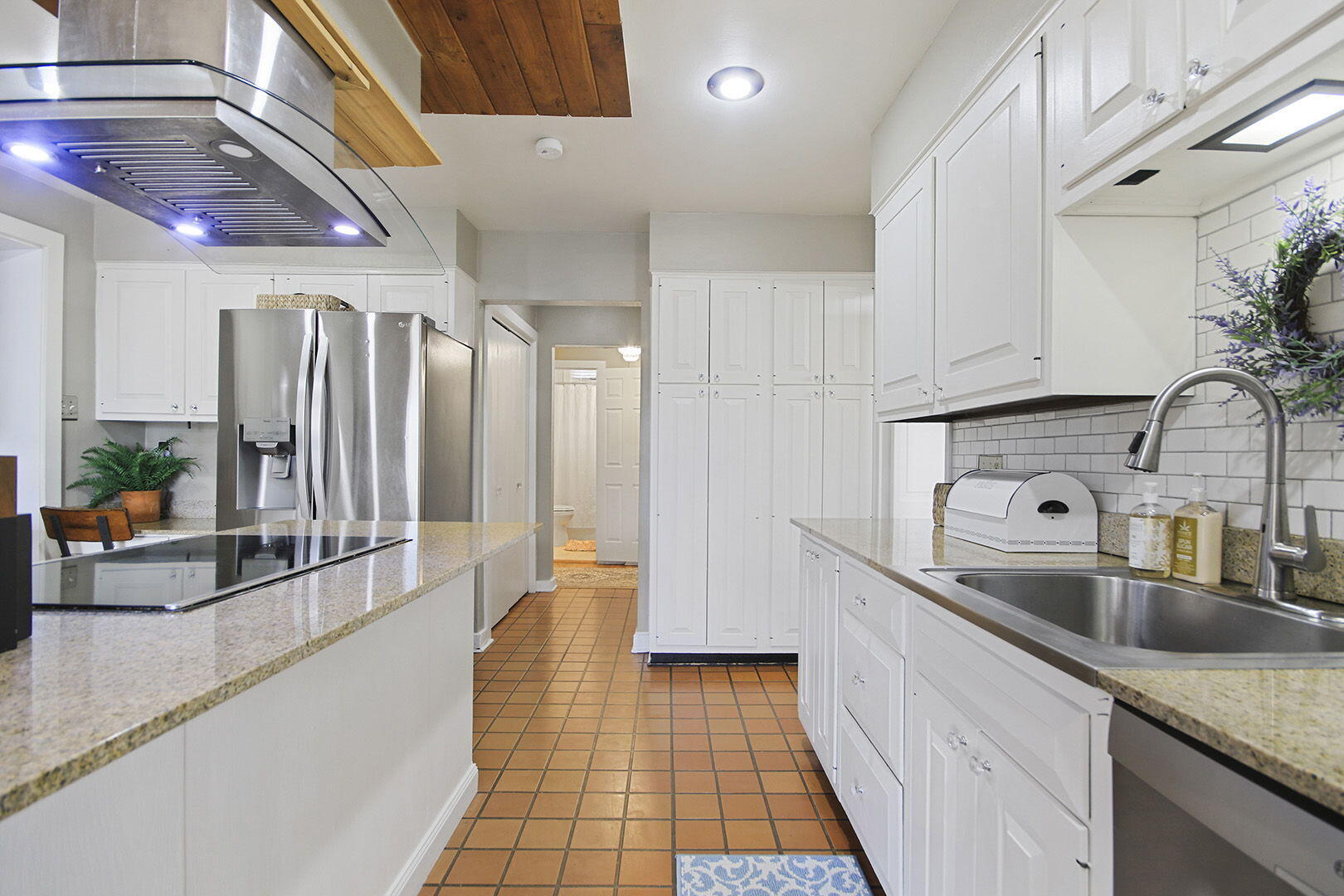 MOBERLY, Missouri, 65270, United States, 5 Bedrooms Bedrooms, ,5 BathroomsBathrooms,Residential,For Sale,2009284