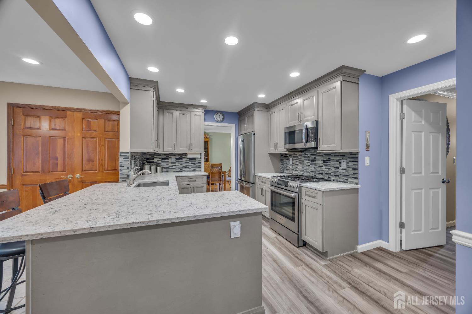 Edison, New Jersey, 08820, United States, 3 Bedrooms Bedrooms, ,2 BathroomsBathrooms,Residential,For Sale,1989177