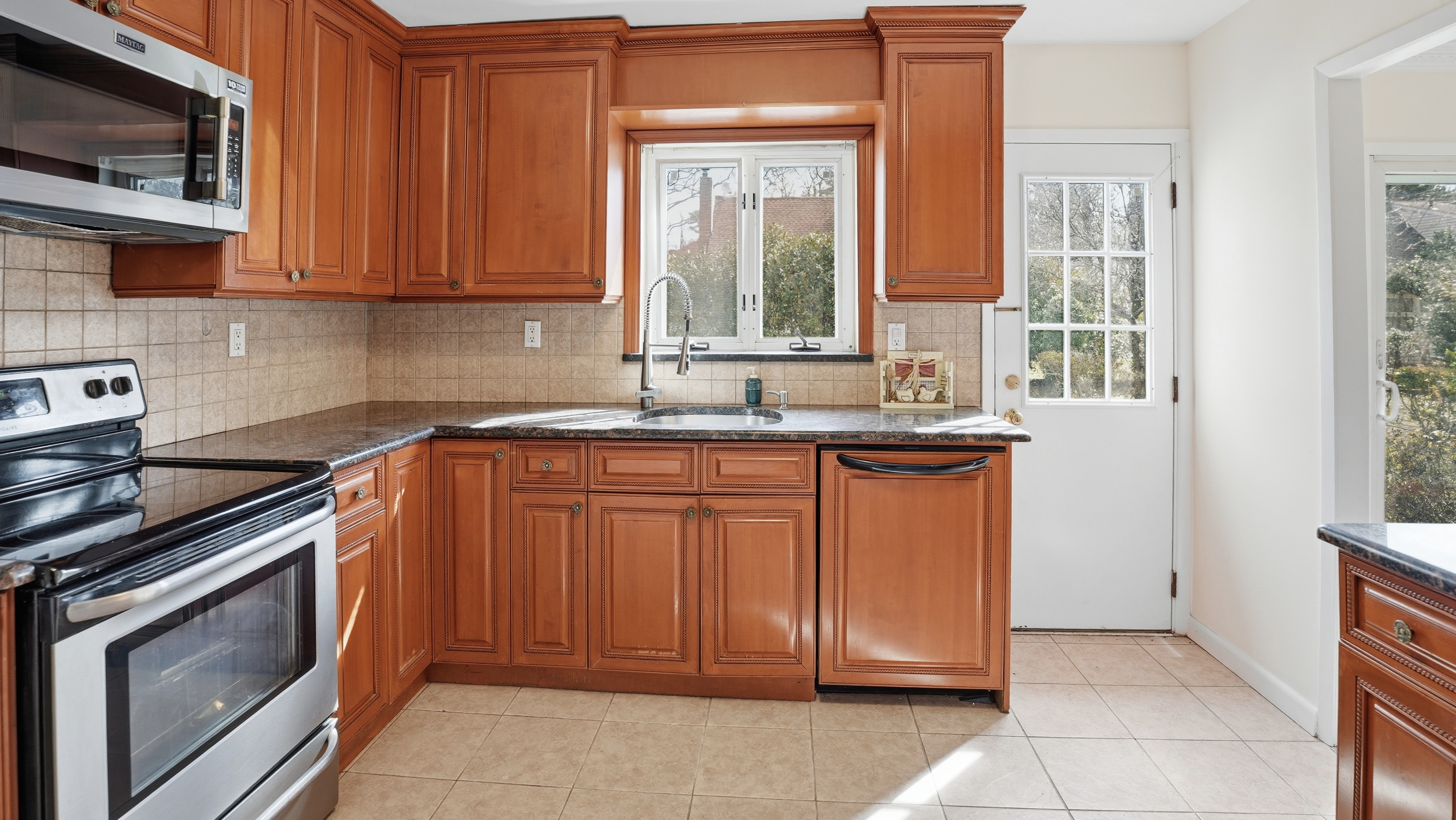  23 Hartley Road, Great Neck, NY 11023 - 物件實景