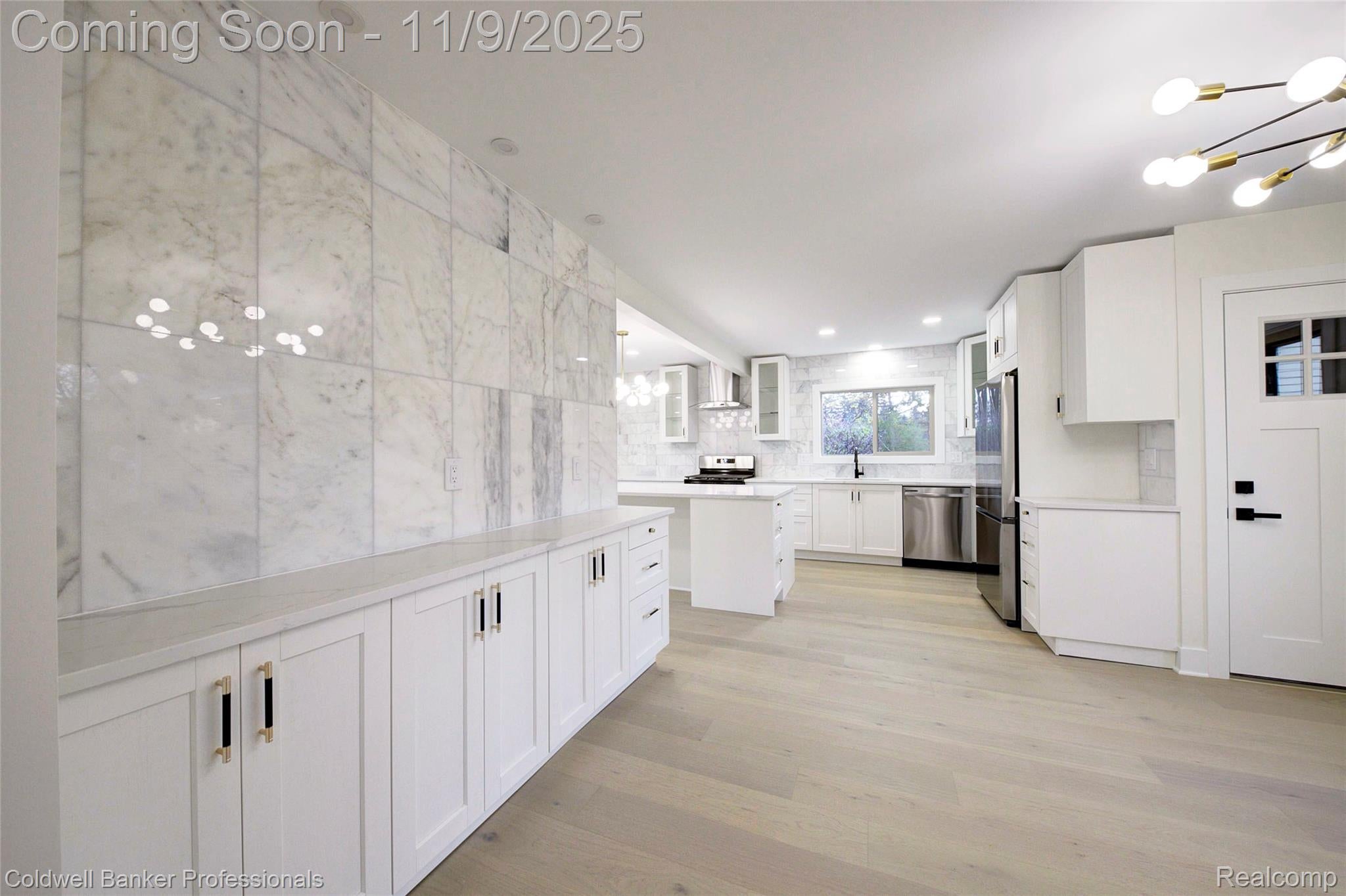 Troy, Michigan, 48085, United States, 4 Bedrooms Bedrooms, ,2 BathroomsBathrooms,Residential,For Sale,1989080