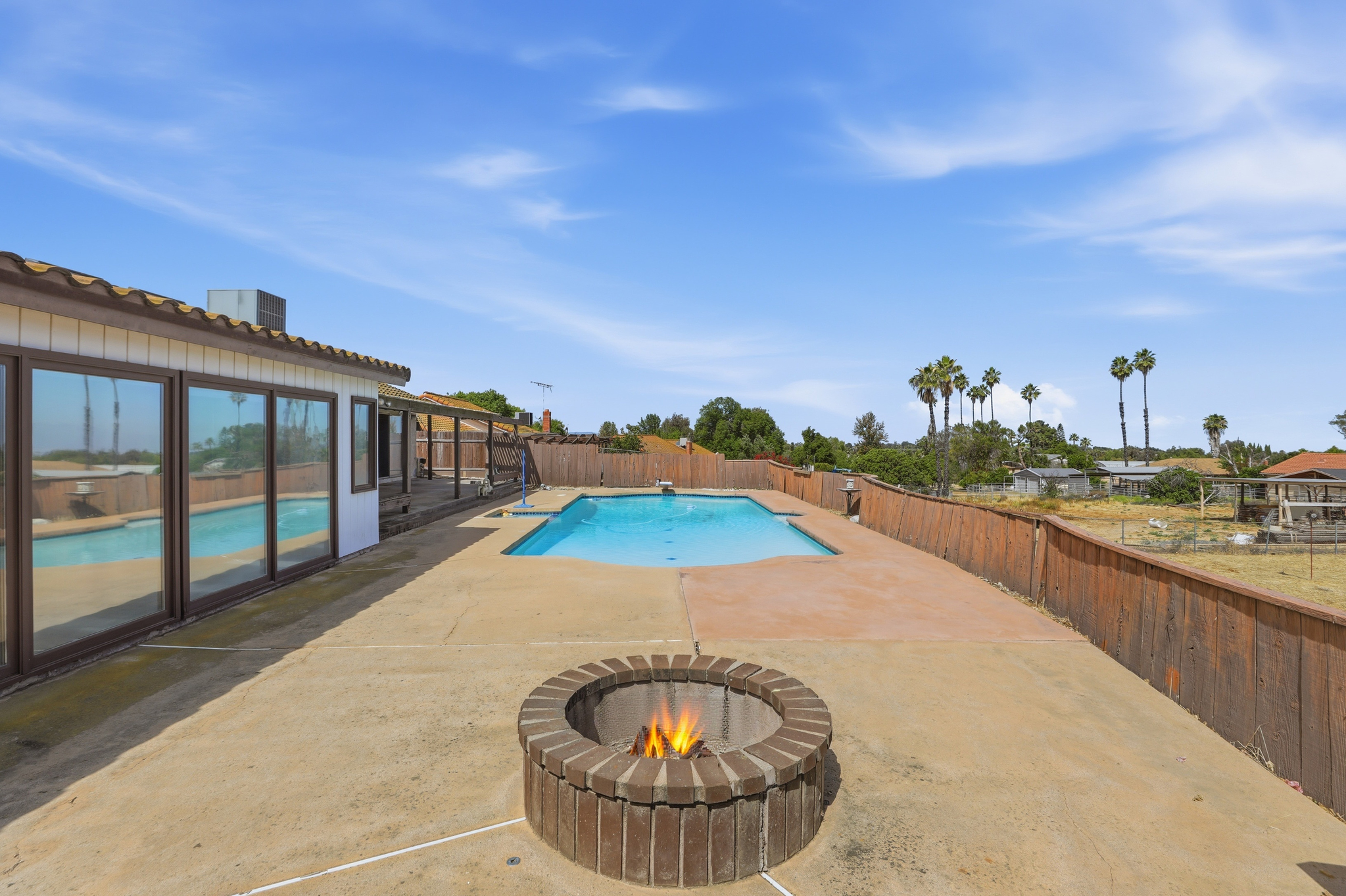  17652 Calle Del Corral, Riverside, CA 92504 - 物件實景