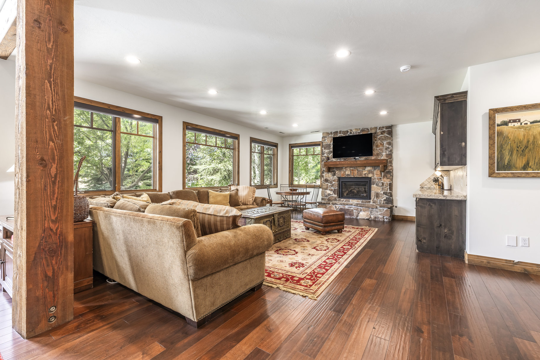  Timeless Mountain Retreat in Chatham Hills next to Rail Trail - 物件實景