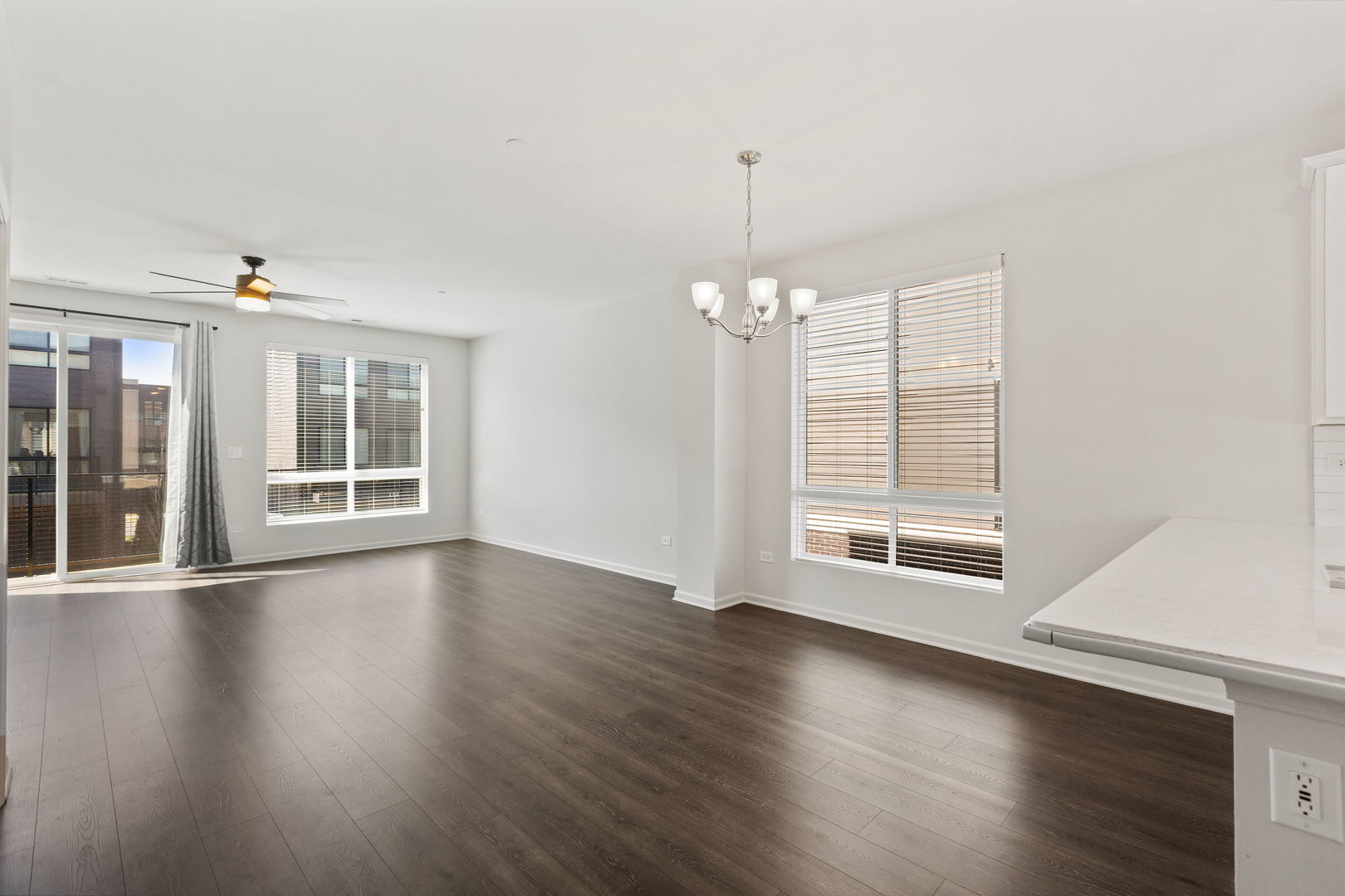 Schaumburg, Illinois, 60173, United States, 3 Bedrooms Bedrooms, ,3 BathroomsBathrooms,Residential,For Sale,1868457
