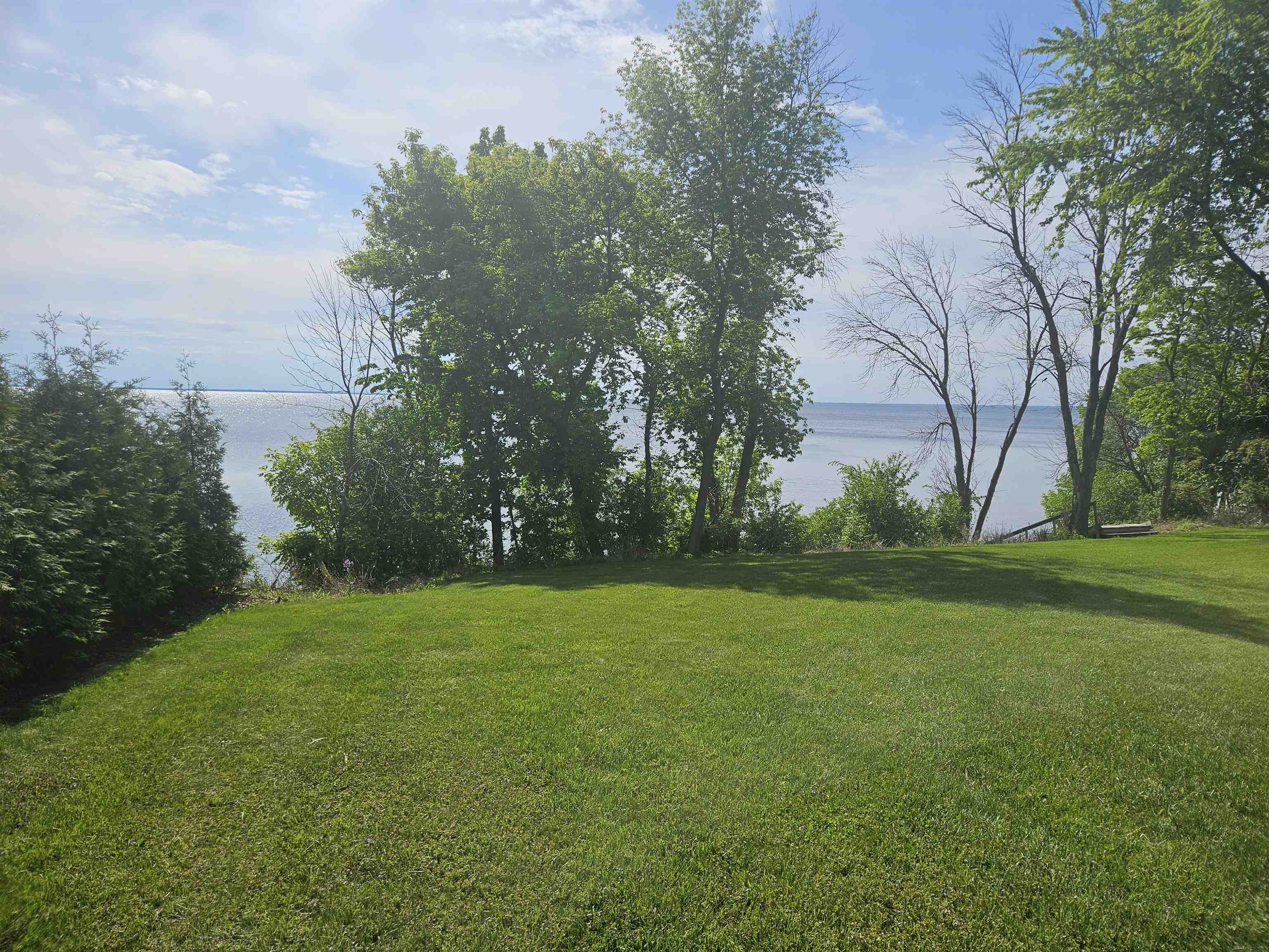 CHILTON, Wisconsin, 53014, United States, 5 Bedrooms Bedrooms, ,6 BathroomsBathrooms,Residential,For Sale,1927210