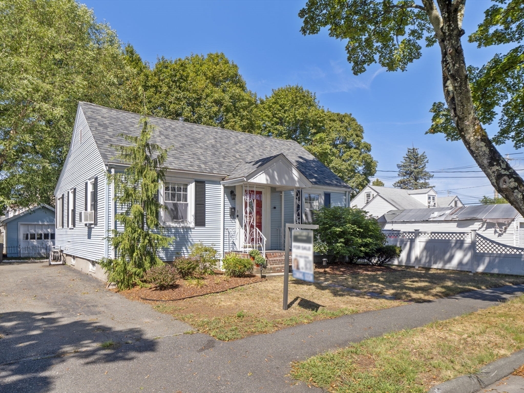 Peabody, Massachusetts, 01960, United States, 2 Bedrooms Bedrooms, ,1 BathroomBathrooms,Residential,For Sale,1930941