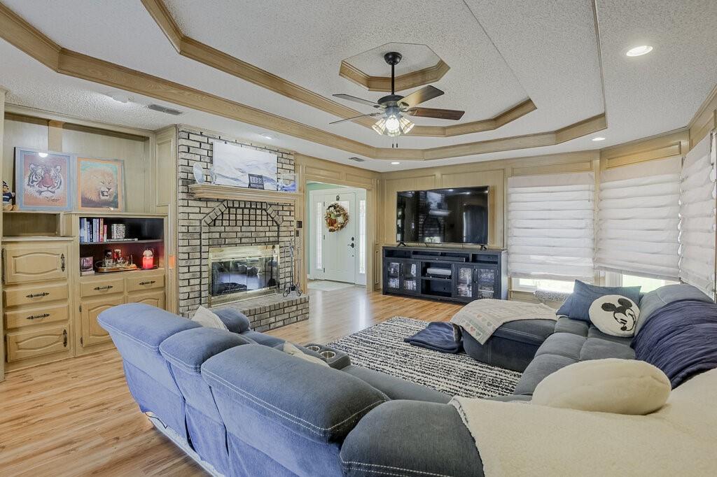 Kennedale, Texas, 76060, United States, 3 Bedrooms Bedrooms, ,3 BathroomsBathrooms,Residential,For Sale,1995469