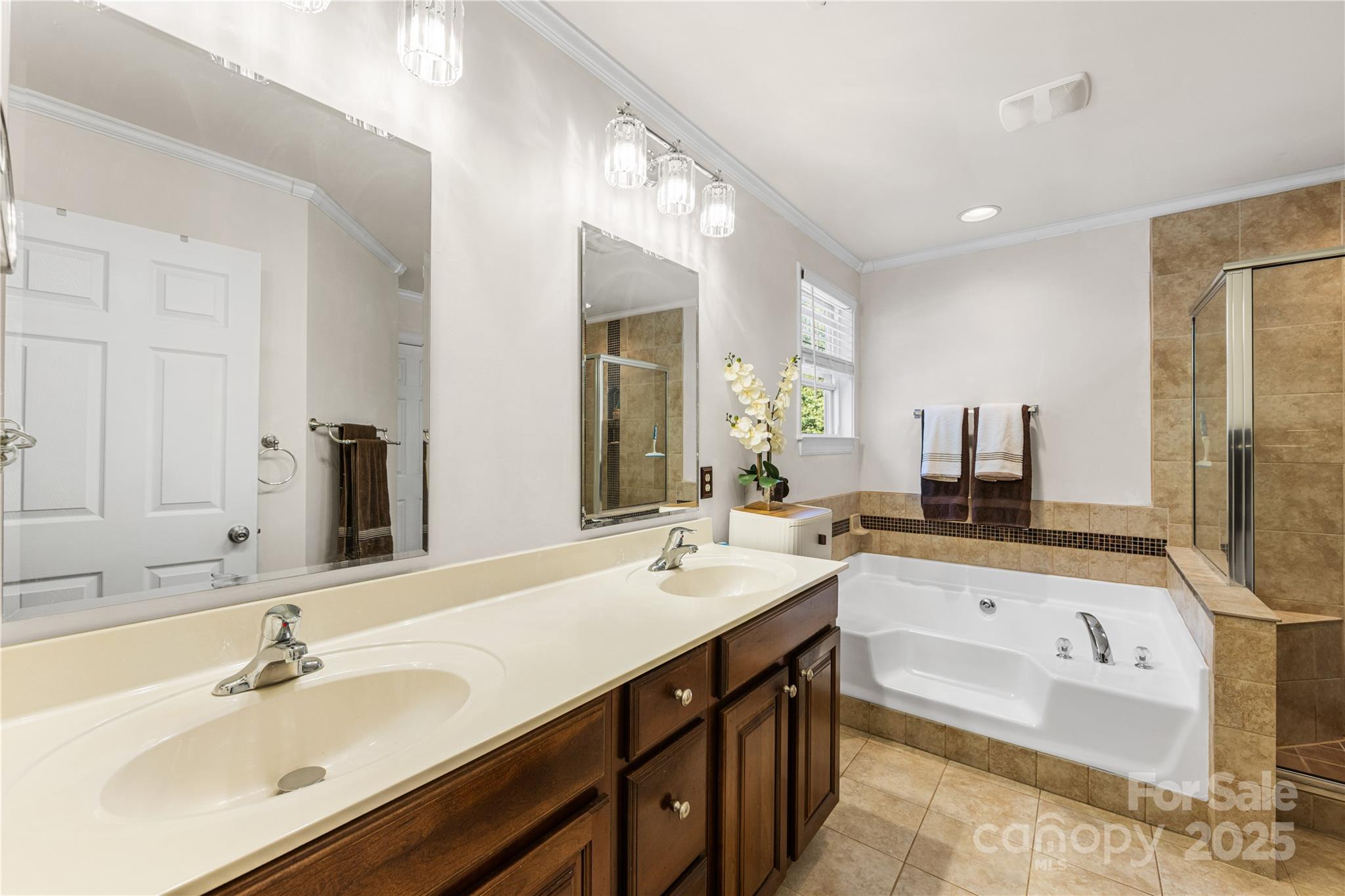 Huntersville, North Carolina, 28078, United States, 4 Bedrooms Bedrooms, ,3 BathroomsBathrooms,Residential,For Sale,1969011