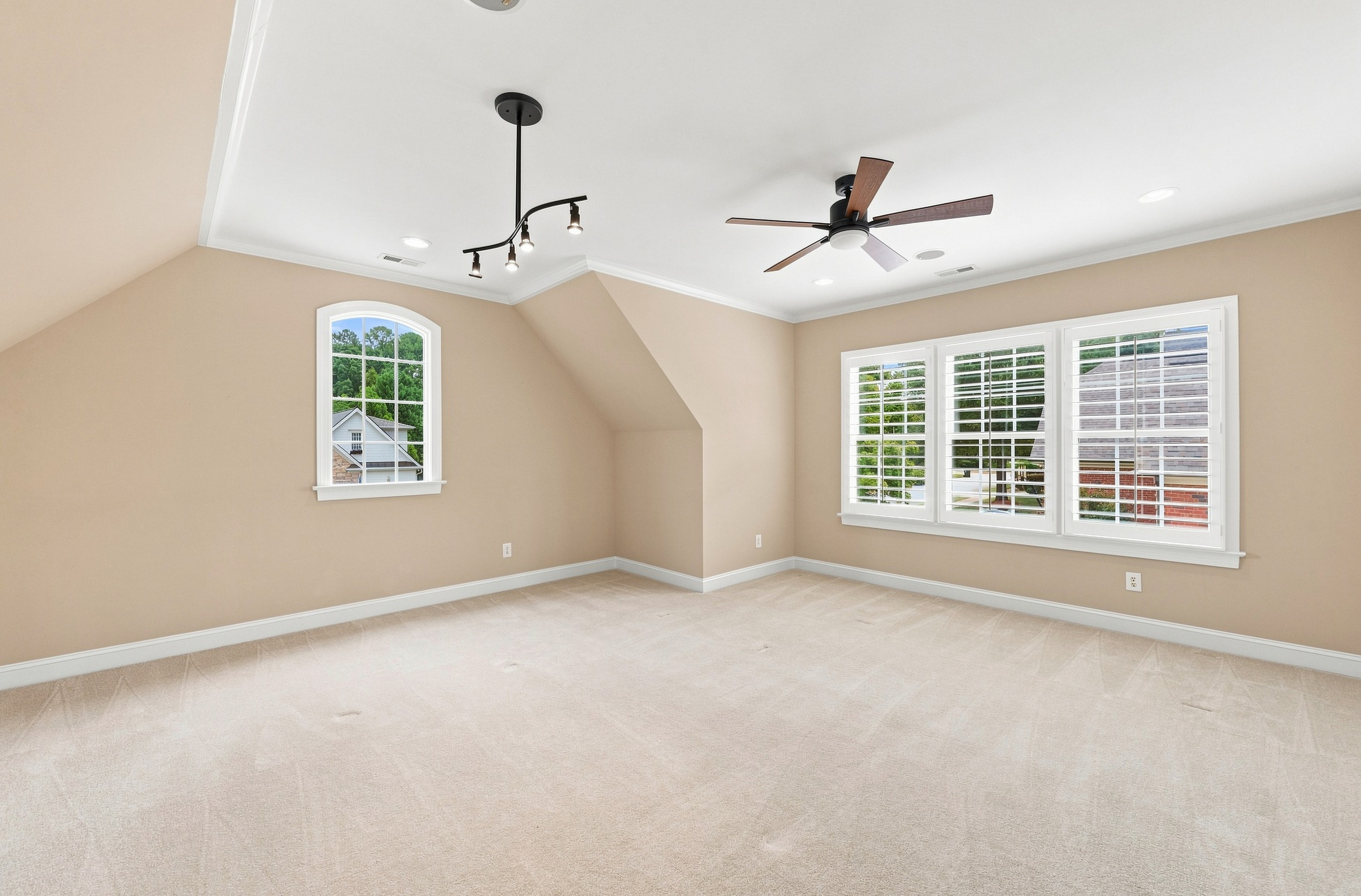  702 Cambridge Hall Loop, Apex, NC 27539 - 物件實景