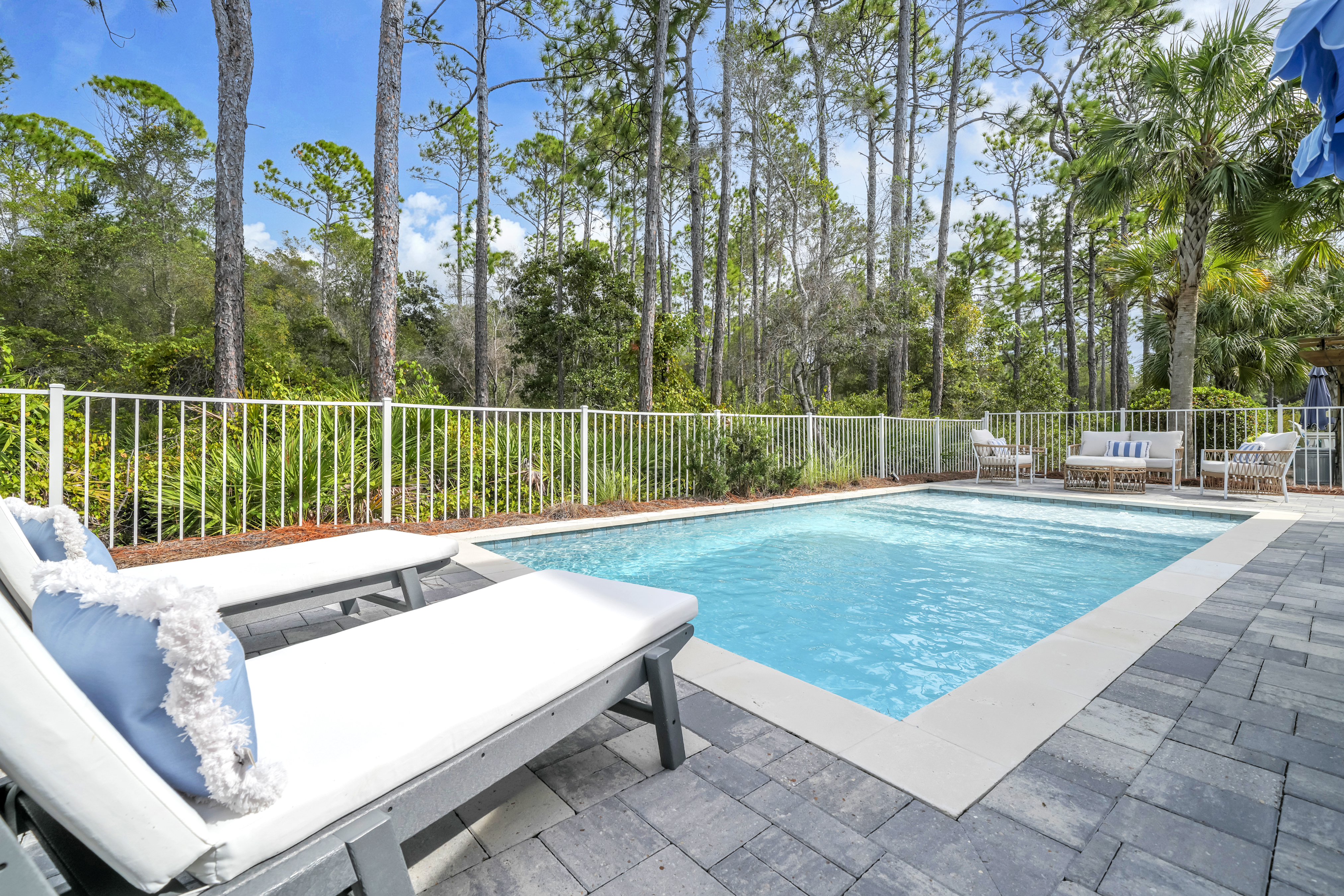  Furnished Forest-Backed Home with Private Pool & Dreamy Outdoor Spaces - 物件實景