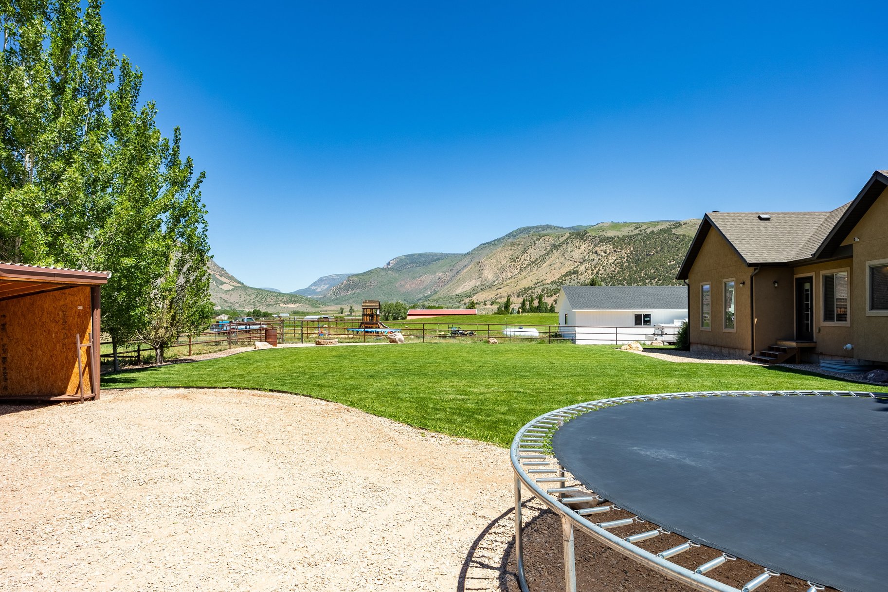 4,000+ SF Home, 1 Acre, Duchesne River Fly Fishing Easement - 物件實景