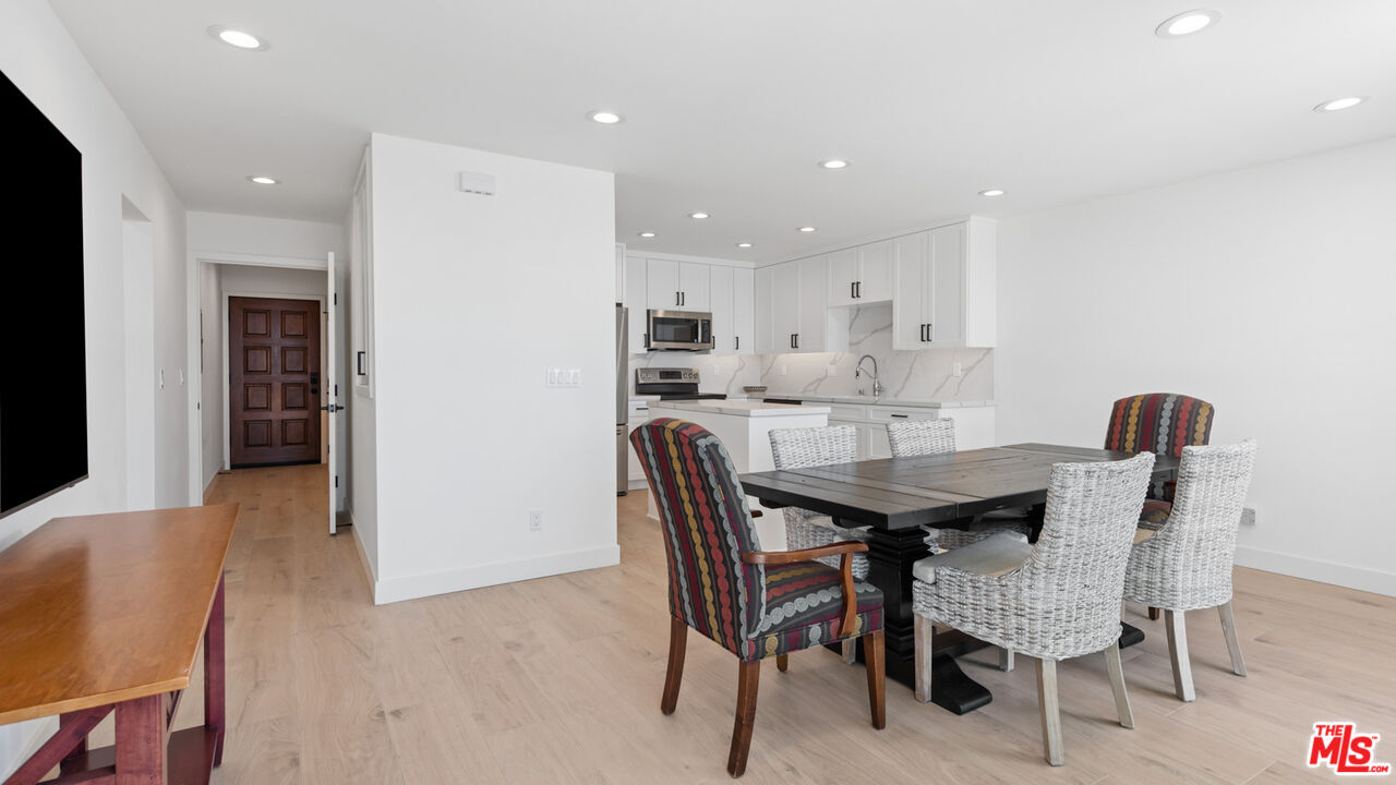 Malibu, California, 90265, United States, 2 Bedrooms Bedrooms, ,2 BathroomsBathrooms,Residential,For Sale,1896546