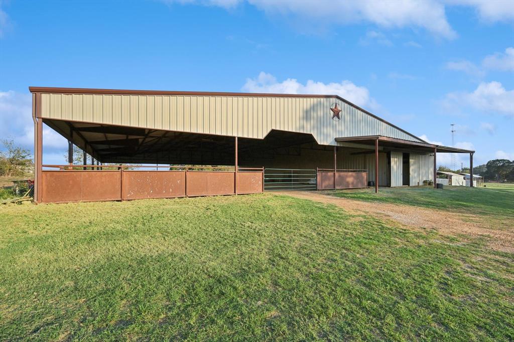 Pilot Point, Texas, 76258, United States, 4 Bedrooms Bedrooms, ,4 BathroomsBathrooms,Residential,For Sale,1974157