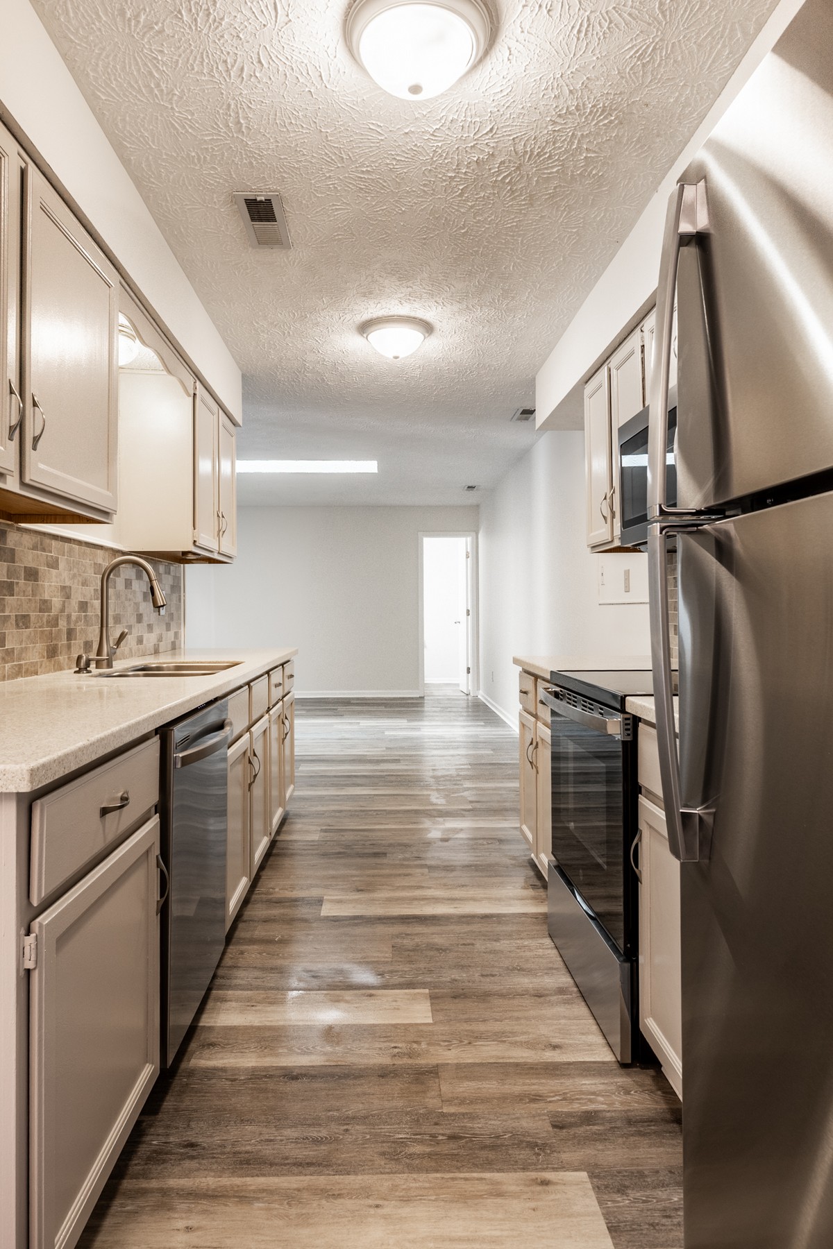  Beautiful Three Bedroom Home in Washington Township - 物件實景