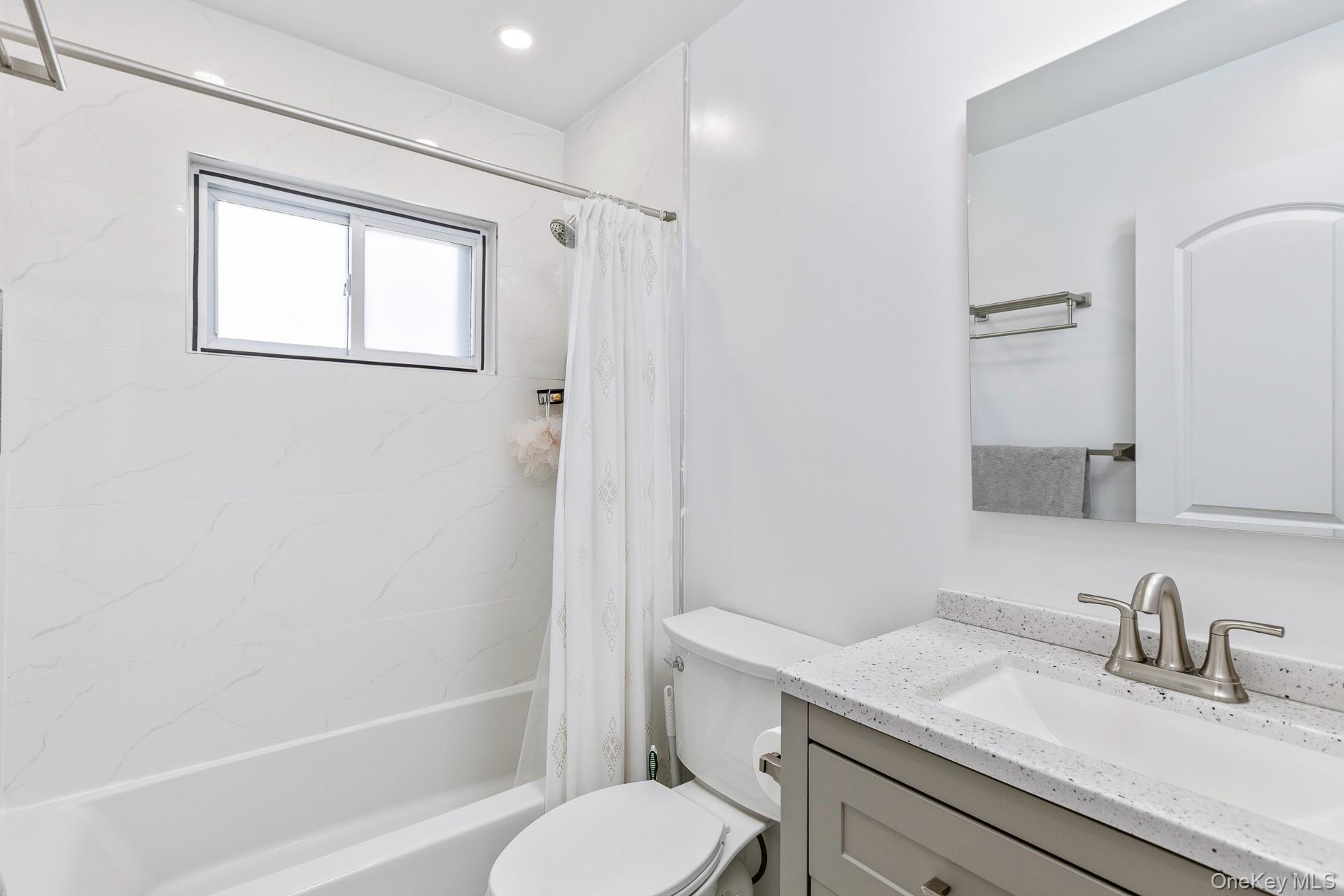  21 Pinetree Avenue, Hicksville, NY, 11801 - 物件實景