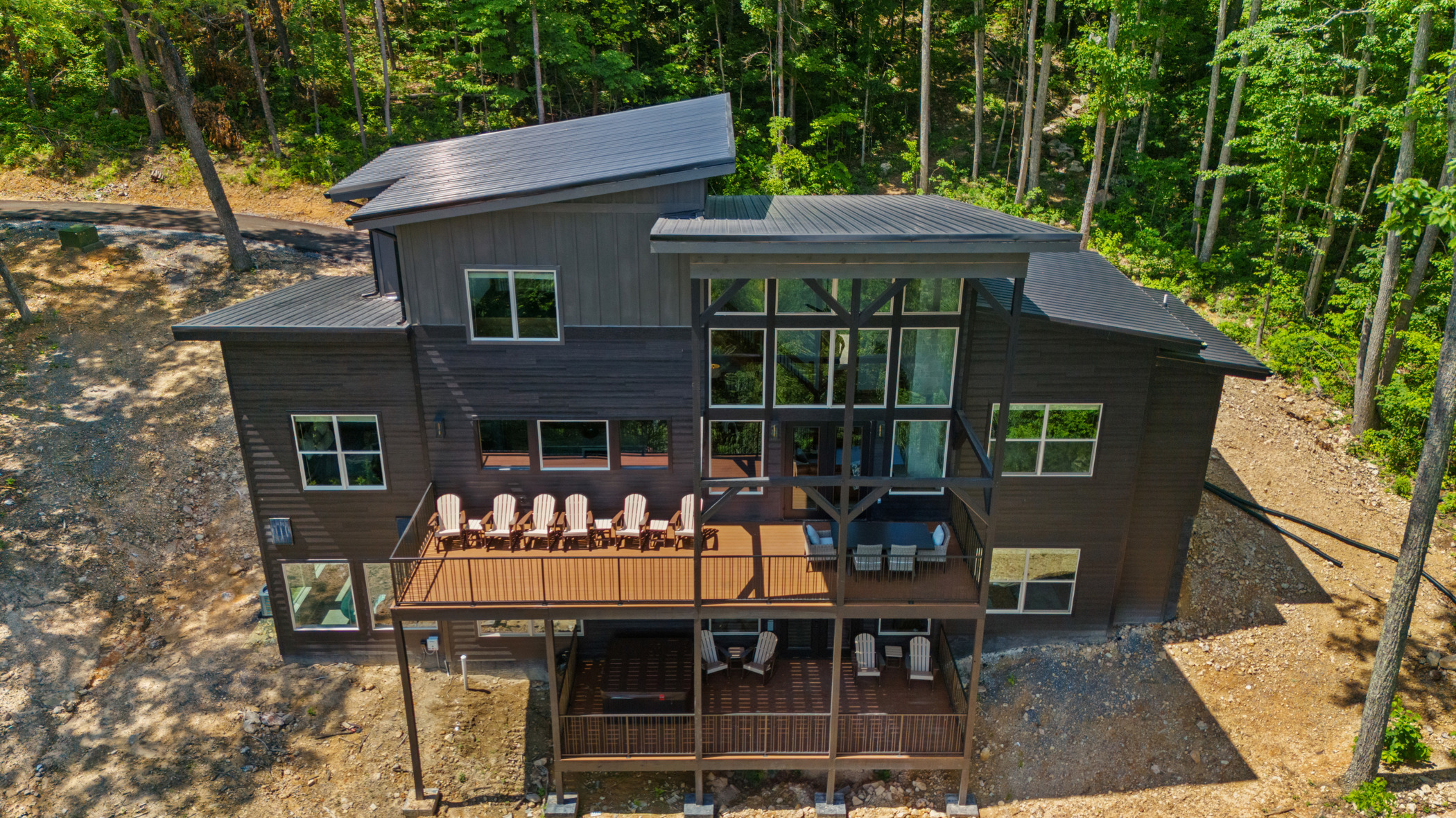 Sevierville, Tennessee, 37862, United States, 5 Bedrooms Bedrooms, ,6 BathroomsBathrooms,Residential,For Sale,1914652