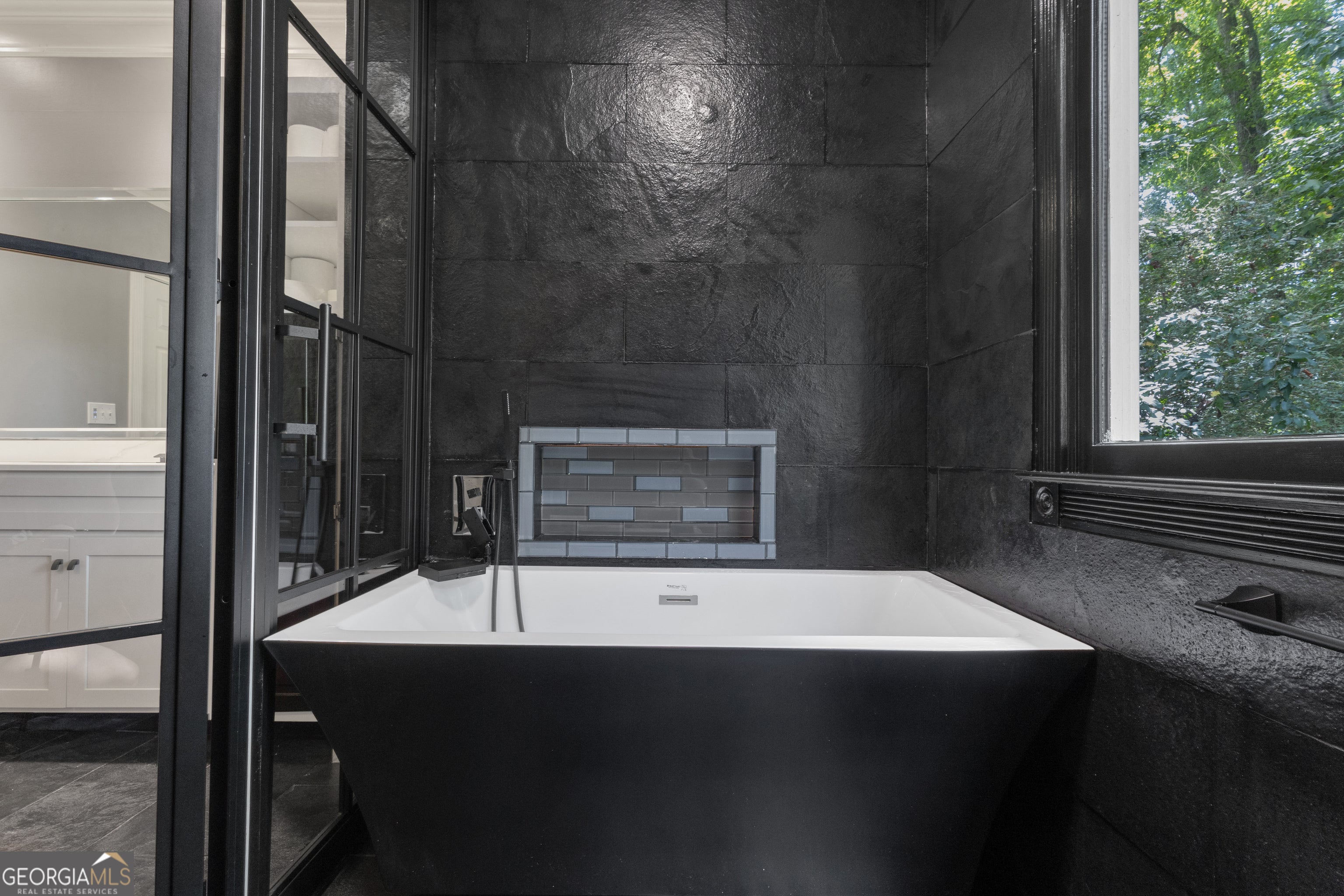 Newnan, Georgia, 30265, United States, 4 Bedrooms Bedrooms, ,4 BathroomsBathrooms,Residential,For Sale,1993914