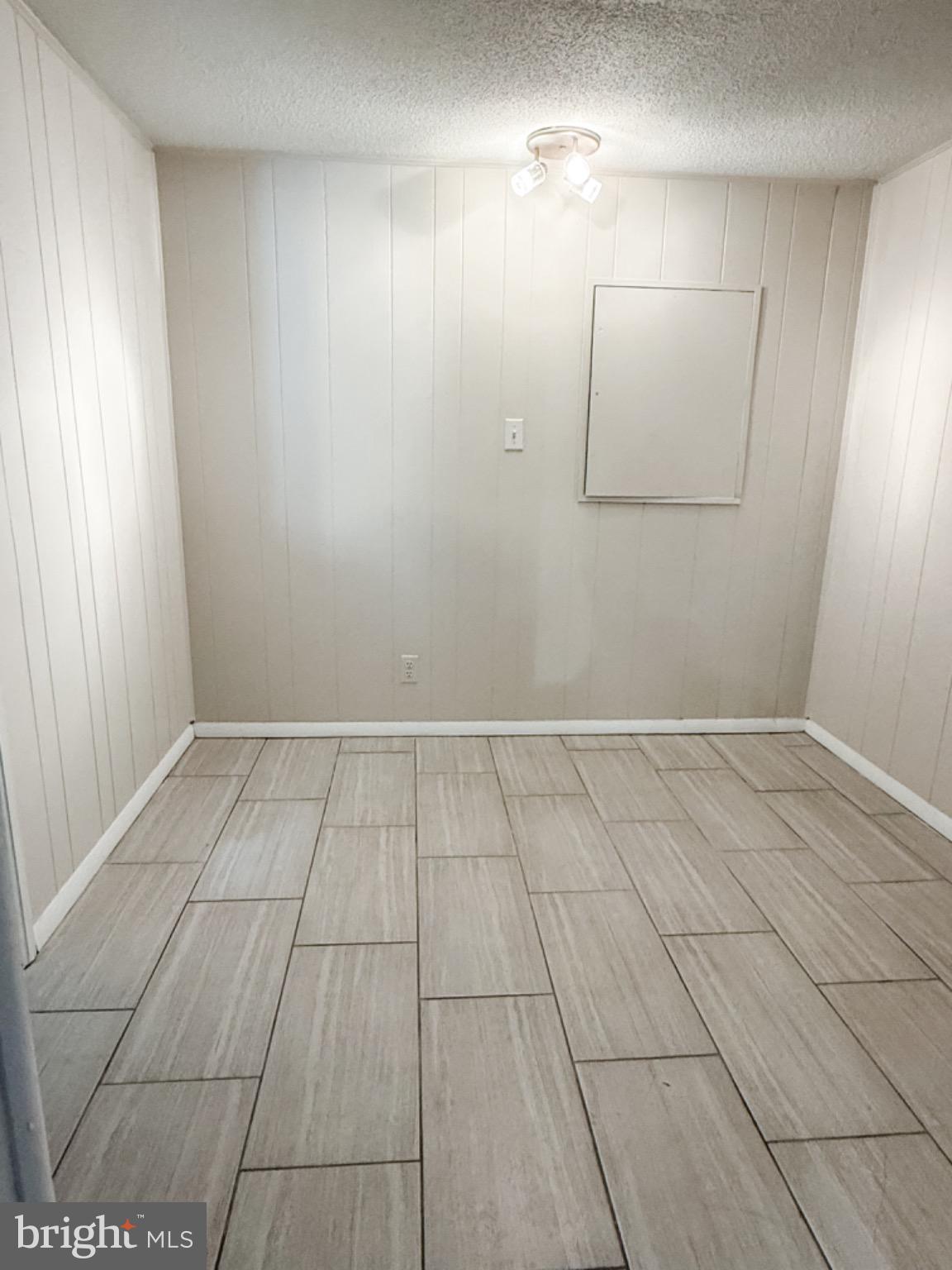 Arlington, Virginia, 22206, United States, 2 Bedrooms Bedrooms, ,2 BathroomsBathrooms,Residential,For Sale,1976928