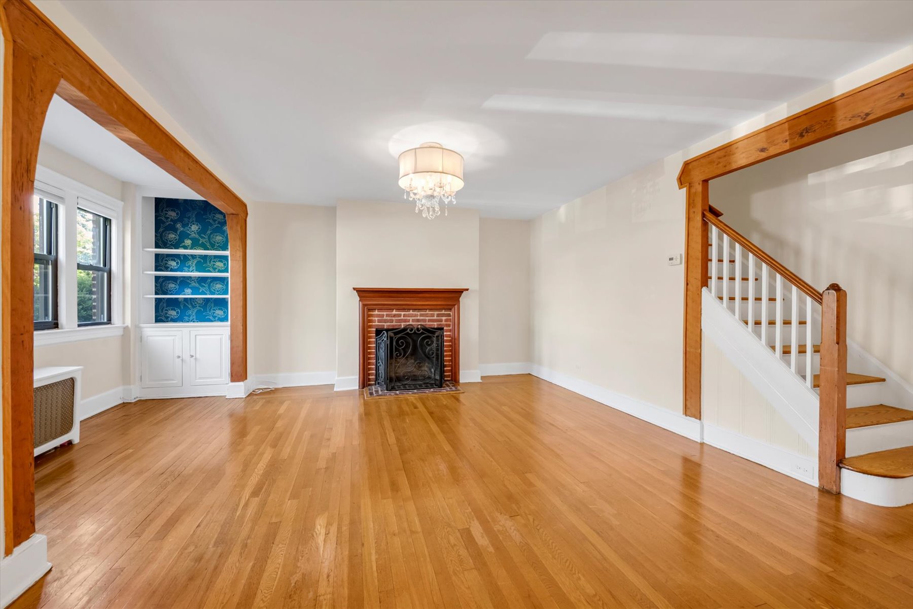  ?RENOVATED FOREST CLOSE ATTACHED BRICK TOWNHOUSE? - 物件實景