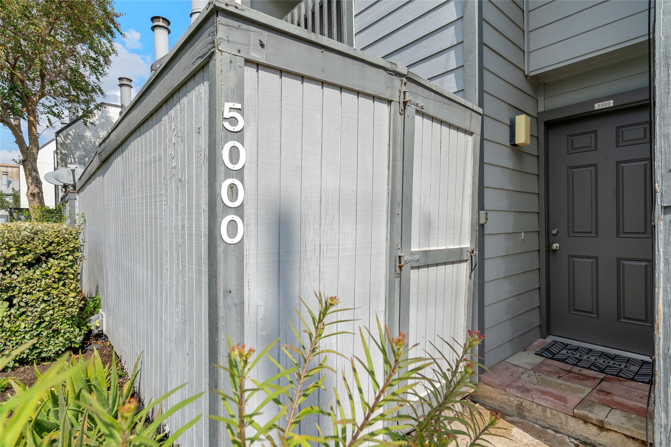  5000 Glenmont Drive - 物件實景