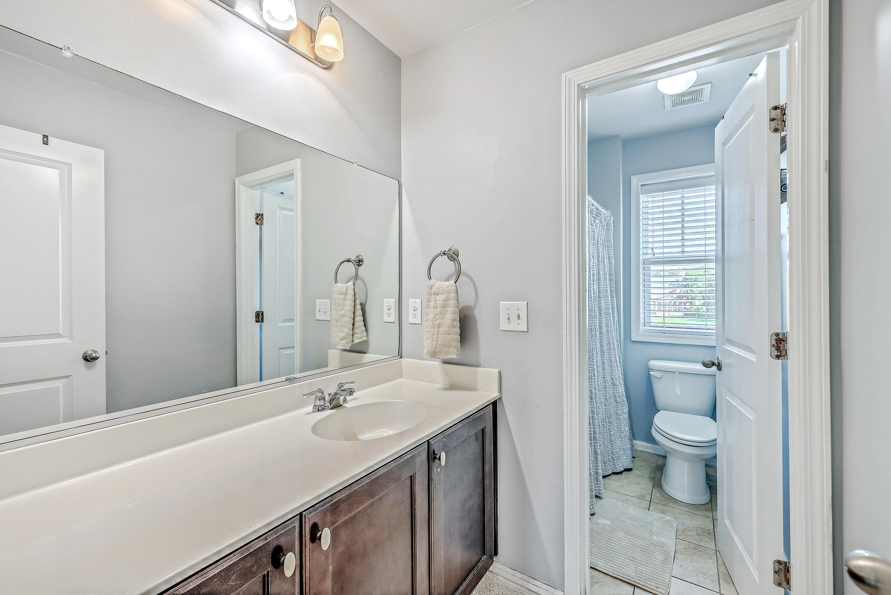 Hanahan, South Carolina, 29410, United States, 5 Bedrooms Bedrooms, ,3 BathroomsBathrooms,Residential,For Sale,1938024