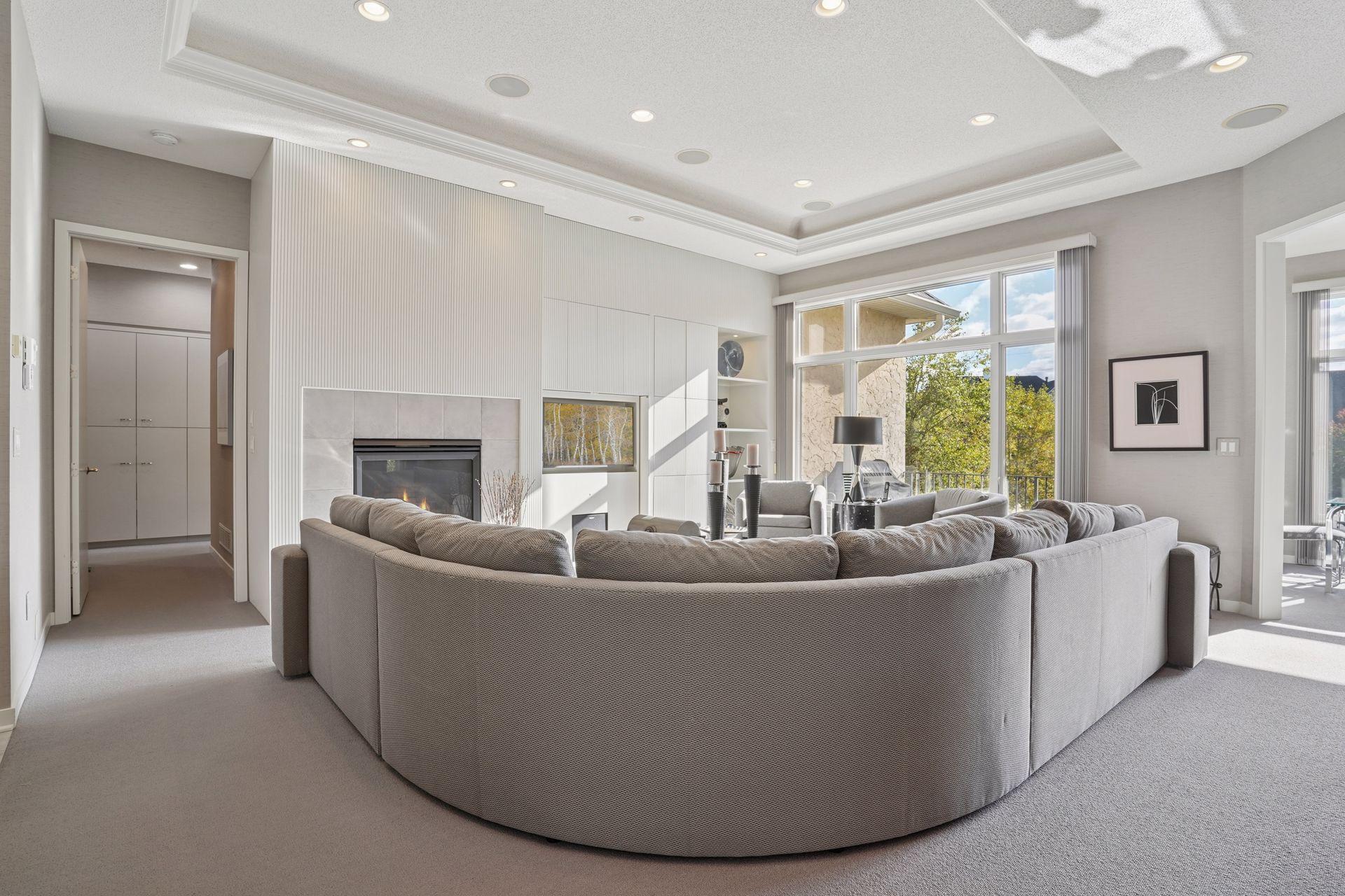 Lilydale, Minnesota, 55118, United States, 3 Bedrooms Bedrooms, ,3 BathroomsBathrooms,Residential,For Sale,1989452