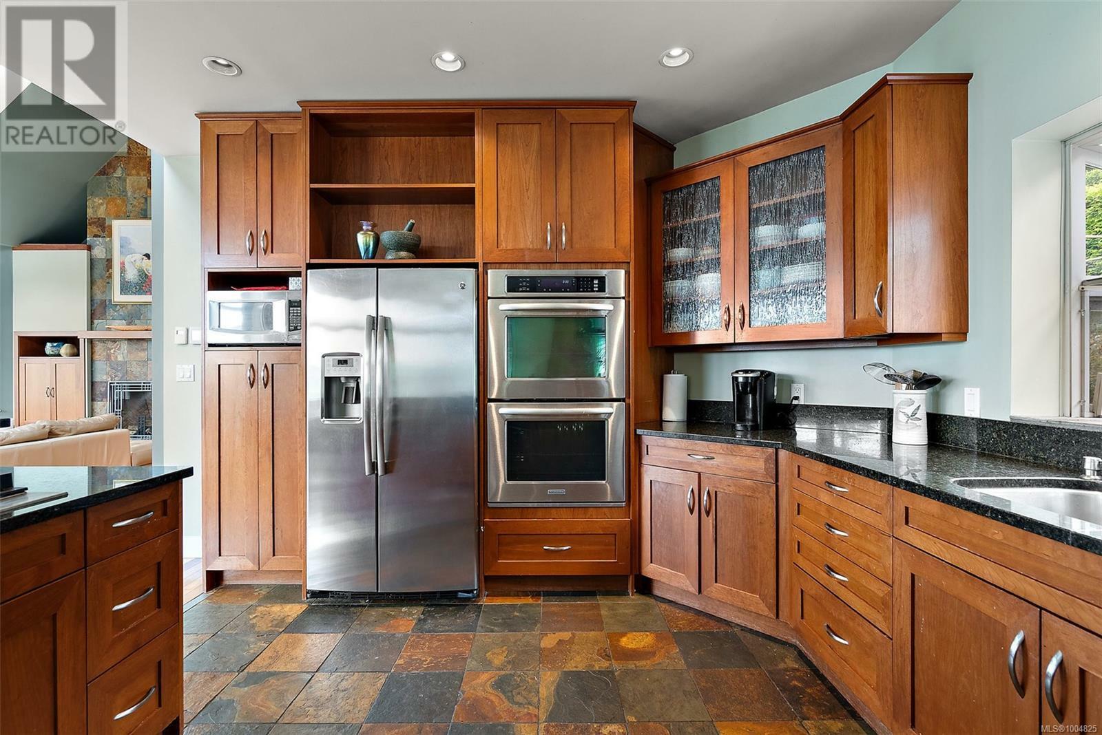 VIEW ROYAL, British Columbia, V9B 1A6, CA, 3 Bedrooms Bedrooms, ,5 BathroomsBathrooms,Residential,For Sale,1883403