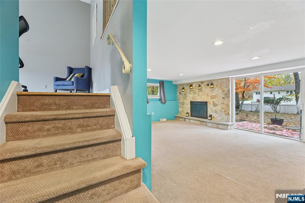 Northvale, New Jersey, 07647, United States, 4 Bedrooms Bedrooms, ,2 BathroomsBathrooms,Residential,For Sale,1986312