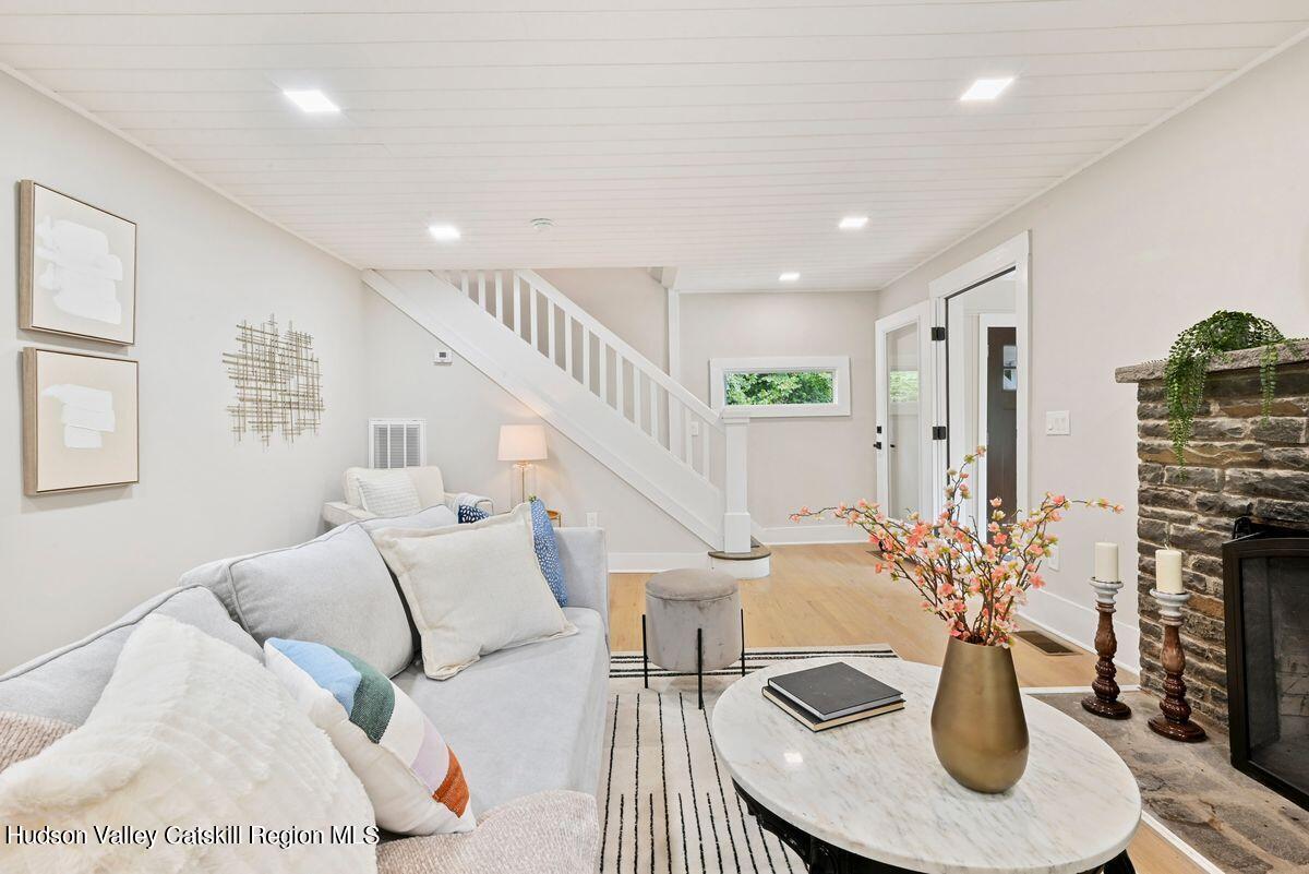 Woodstock, New York, 12498, United States, 4 Bedrooms Bedrooms, ,3 BathroomsBathrooms,Residential,For Sale,1991084