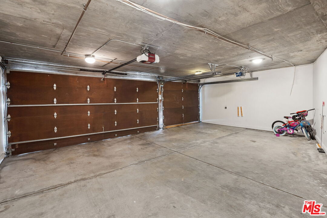 Beverly Hills Post Office, California, 90210, United States, 5 Bedrooms Bedrooms, ,6 BathroomsBathrooms,Residential,For Sale,1723543