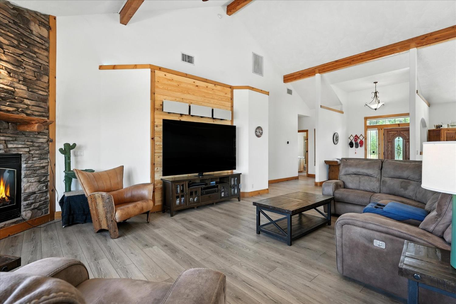 Coarsegold, California, 93614, United States, 4 Bedrooms Bedrooms, ,3 BathroomsBathrooms,Residential,For Sale,1923436
