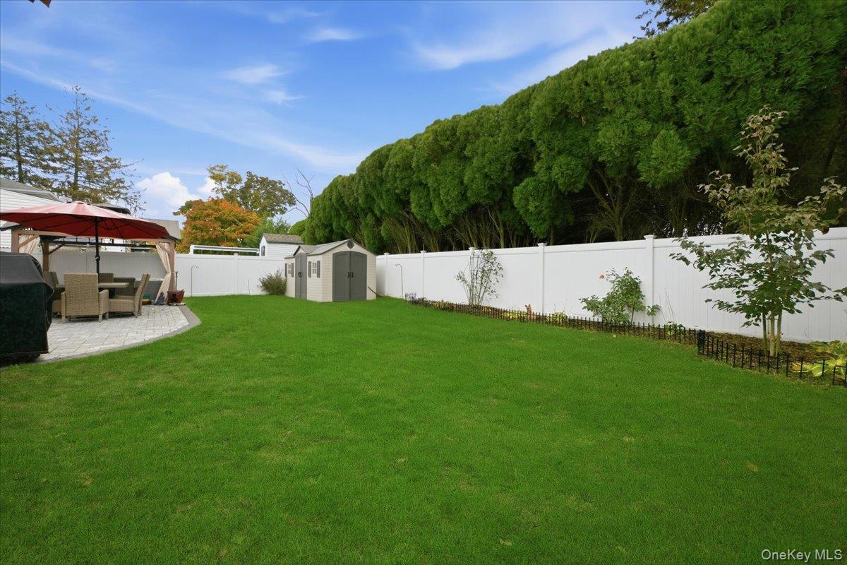 Merrick, New York, 11566, United States, 3 Bedrooms Bedrooms, ,3 BathroomsBathrooms,Residential,For Sale,1986518