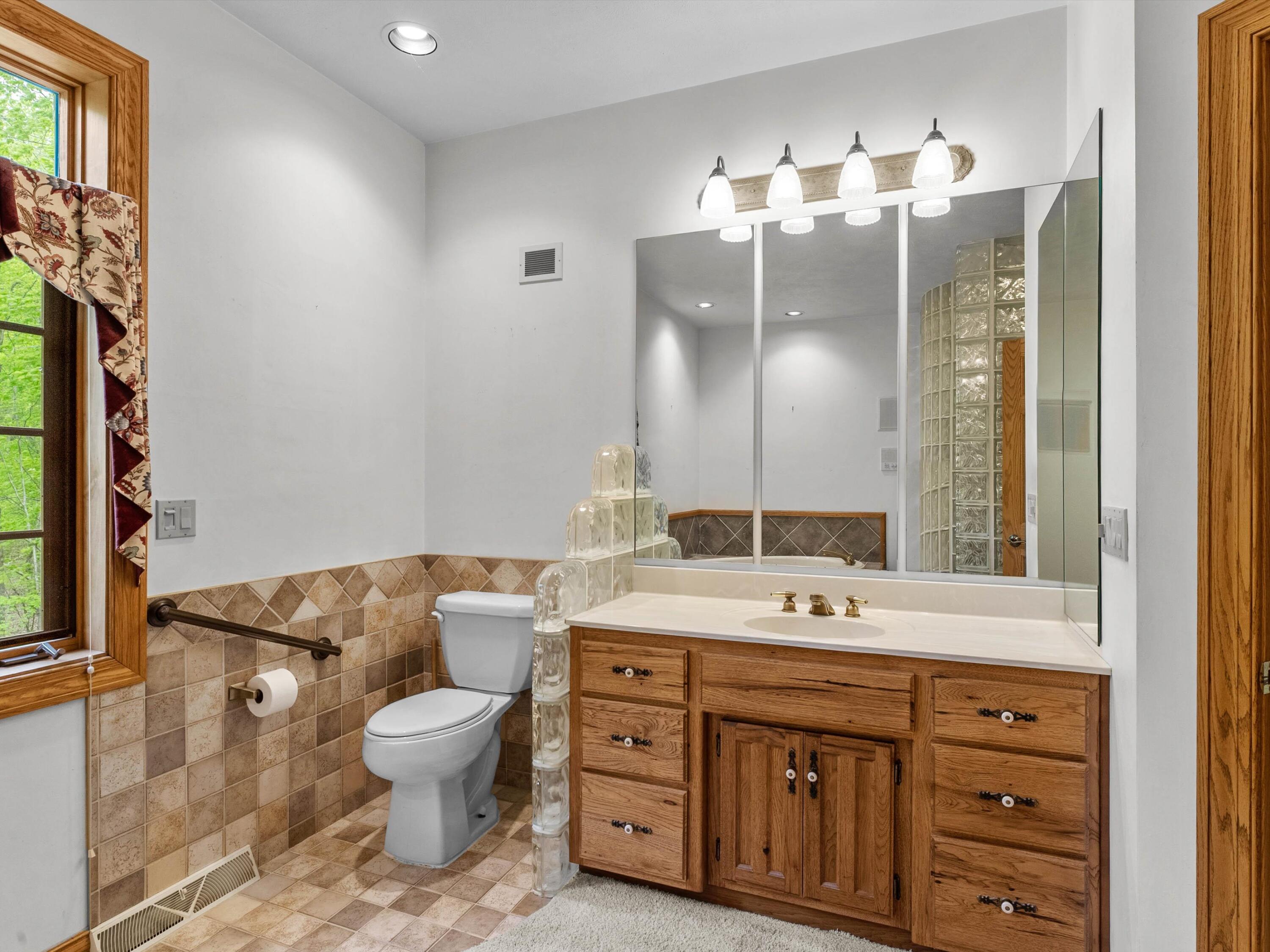 Eaton, Wisconsin, 54245, United States, 3 Bedrooms Bedrooms, ,4 BathroomsBathrooms,Residential,For Sale,1926569