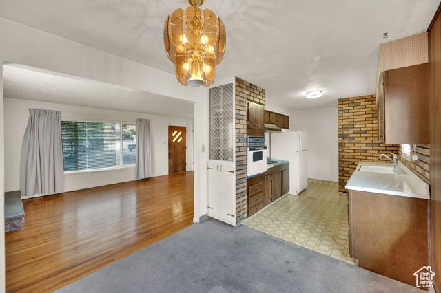 Bountiful, Utah, 84010, United States, 6 Bedrooms Bedrooms, ,2 BathroomsBathrooms,Residential,For Sale,1979847