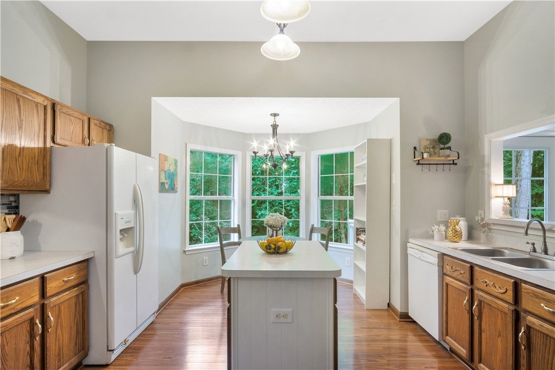 Williamsburg, Virginia, 23185, United States, 4 Bedrooms Bedrooms, ,3 BathroomsBathrooms,Residential,For Sale,1901513