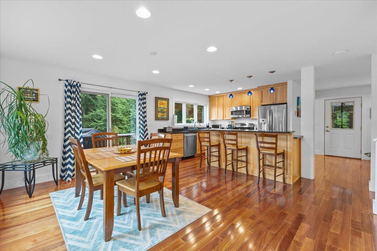Stowe, Vermont, 05672, United States, 2 Bedrooms Bedrooms, ,1 BathroomBathrooms,Residential,For Sale,1908811