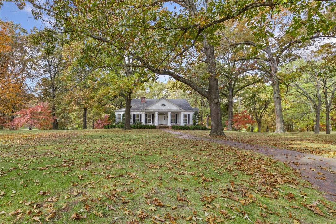 Harrison, Arkansas, 72601, United States, 4 Bedrooms Bedrooms, ,5 BathroomsBathrooms,Residential,For Sale,1989365