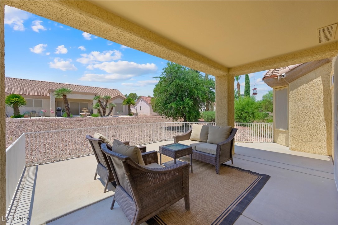 Las Vegas, Nevada, 89134, United States, 2 Bedrooms Bedrooms, ,2 BathroomsBathrooms,Residential,For Sale,1896521