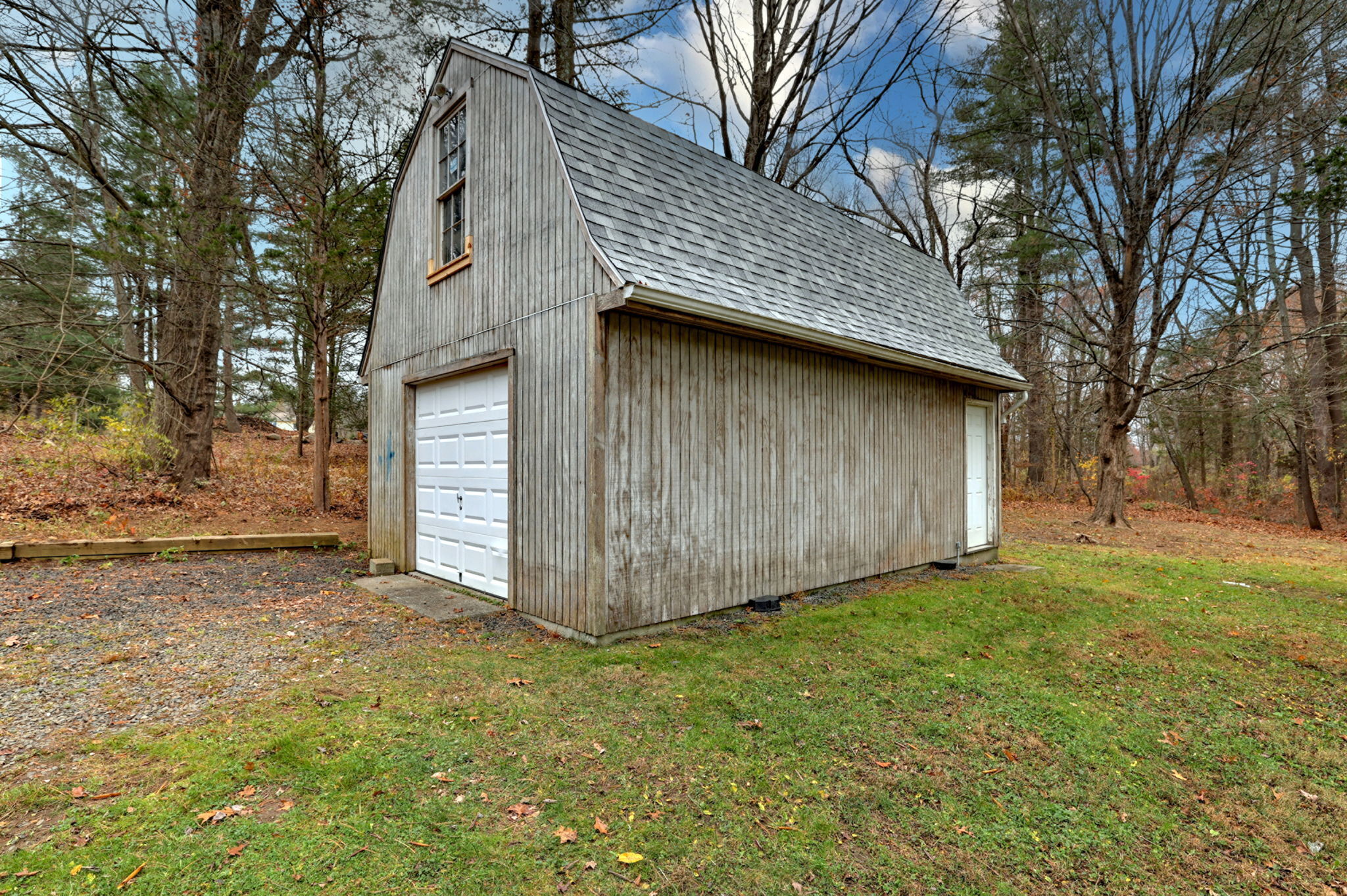 Newtown, Connecticut, 06482, United States, 4 Bedrooms Bedrooms, ,2 BathroomsBathrooms,Residential,For Sale,1990994